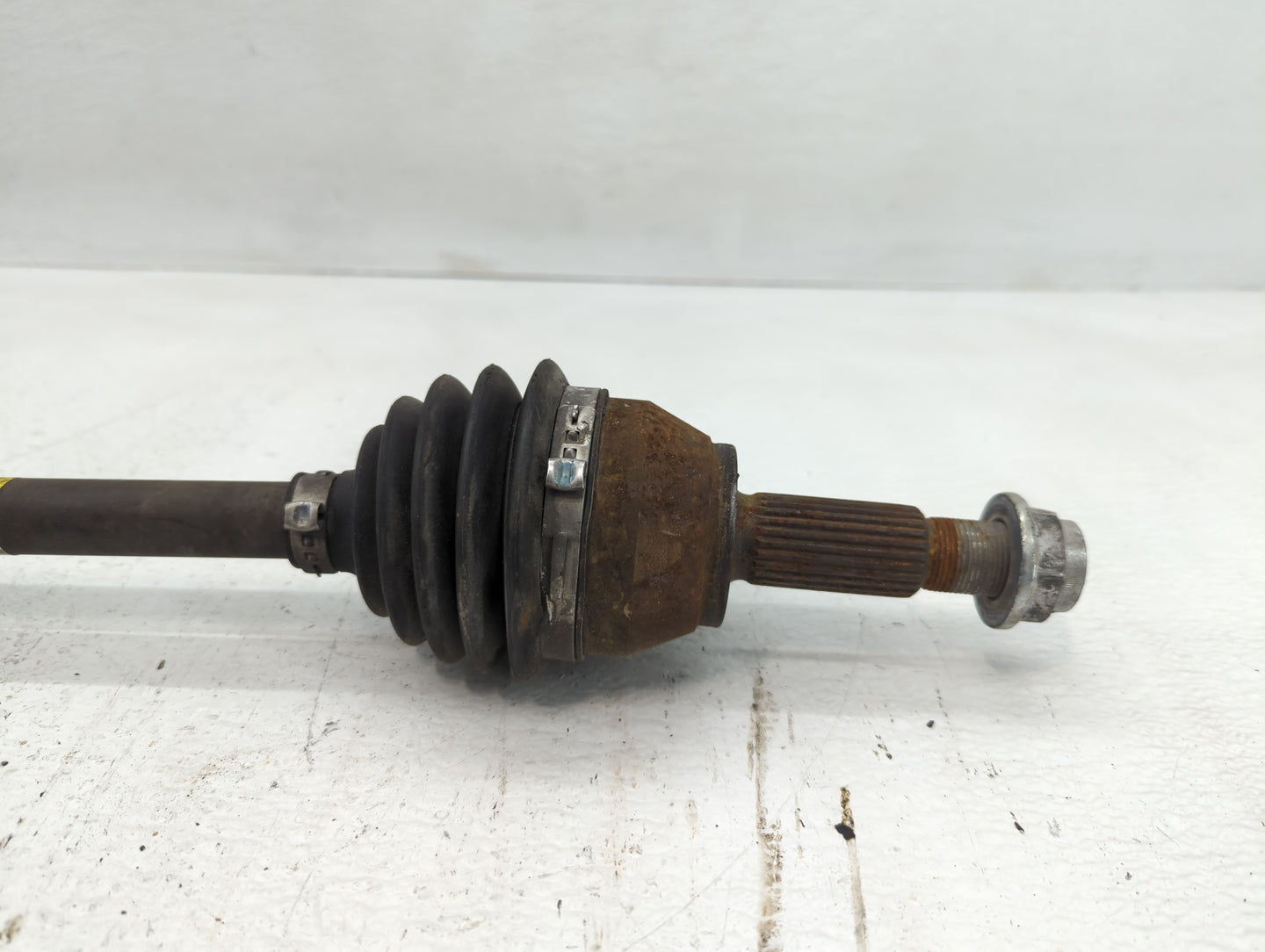 2011-2015 Ford Fiesta Axle Shaft Front Passenger Cv C/v - Oemusedautoparts1.com
