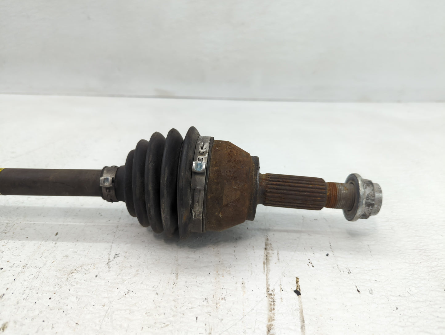 2011-2015 Ford Fiesta Axle Shaft Front Passenger Cv C/v - Oemusedautoparts1.com