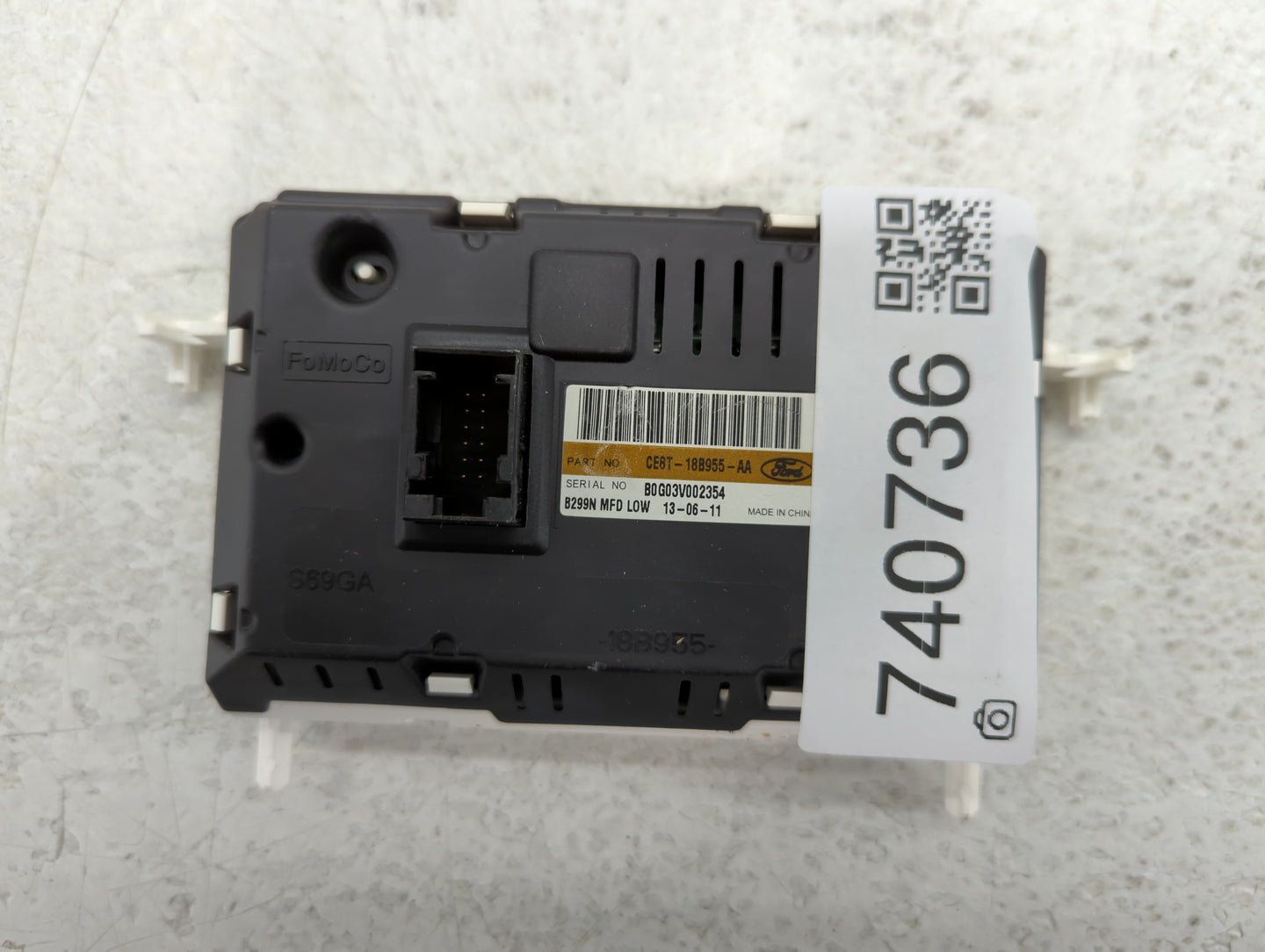 2012-2013 Ford Fiesta Radio AM FM Cd Player Receiver Replacement P/N:CE8T-18B955-AA Fits Fits 2012 2013 OEM Used Auto Parts 