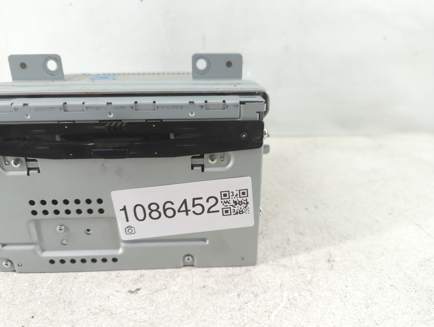 2011-2012 Ford Flex Radio AM FM Cd Player Receiver Replacement P/N:CA8T-19C157-AA Fits Fits 2011 2012 OEM Used Auto Parts - 