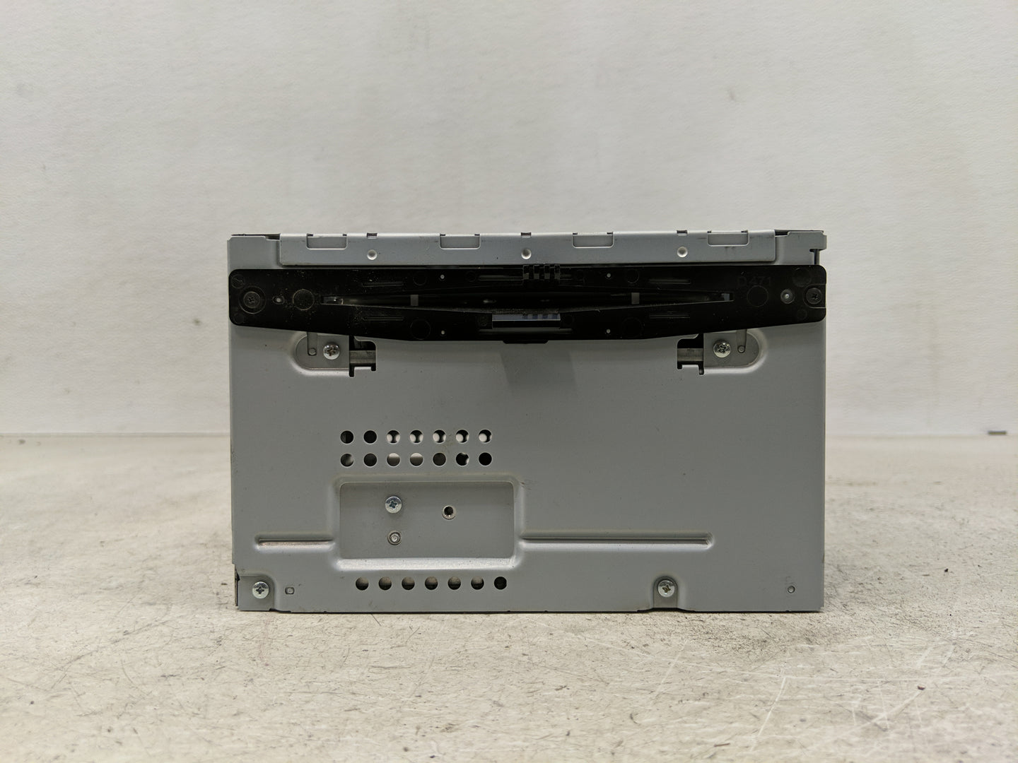 2011-2012 Ford Flex Radio AM FM Cd Player Receiver Replacement P/N:CA8T-18D822-AA Fits Fits 2011 2012 OEM Used Auto Parts - 