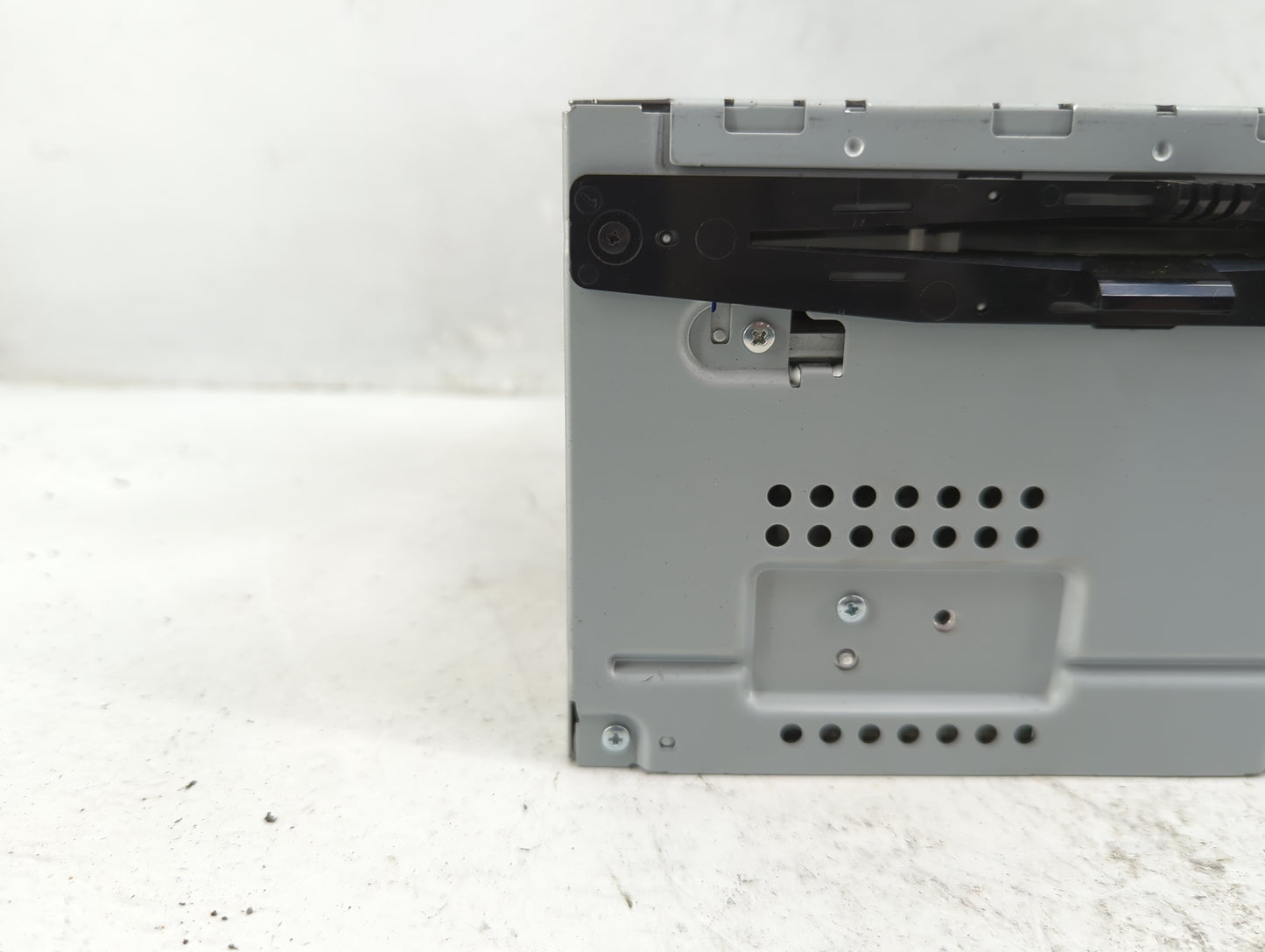2011-2012 Ford Flex Radio AM FM Cd Player Receiver Replacement P/N:CA8T-18D822-AA Fits Fits 2011 2012 OEM Used Auto Parts - 
