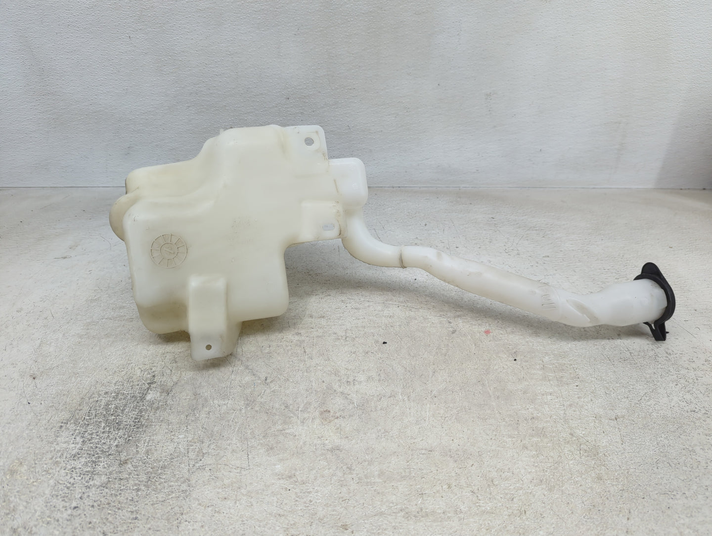 2009-2012 Ford Flex Windshield Washer Fluid Reservoir Bottle Oem - Oemusedautoparts1.com