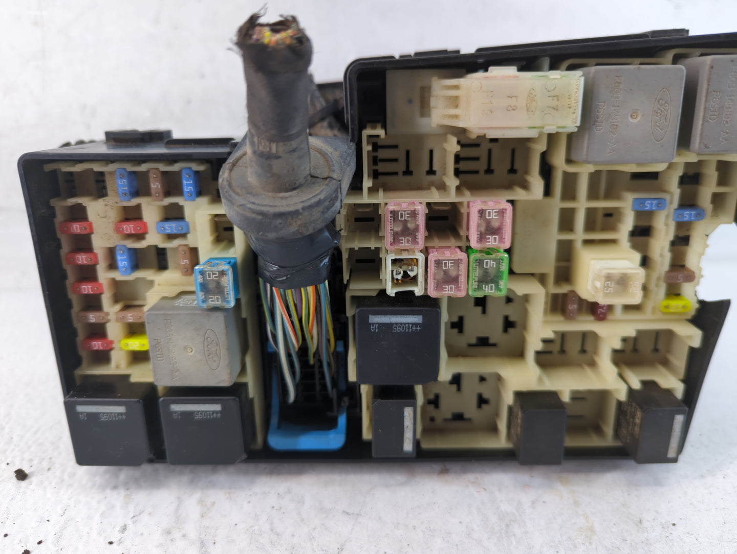 2012-2014 Ford Focus Fusebox Fuse Box Panel Relay Module P/N:AV6T-14A067-AB Fits Fits 2012 2013 2014 OEM Used Auto Parts - O
