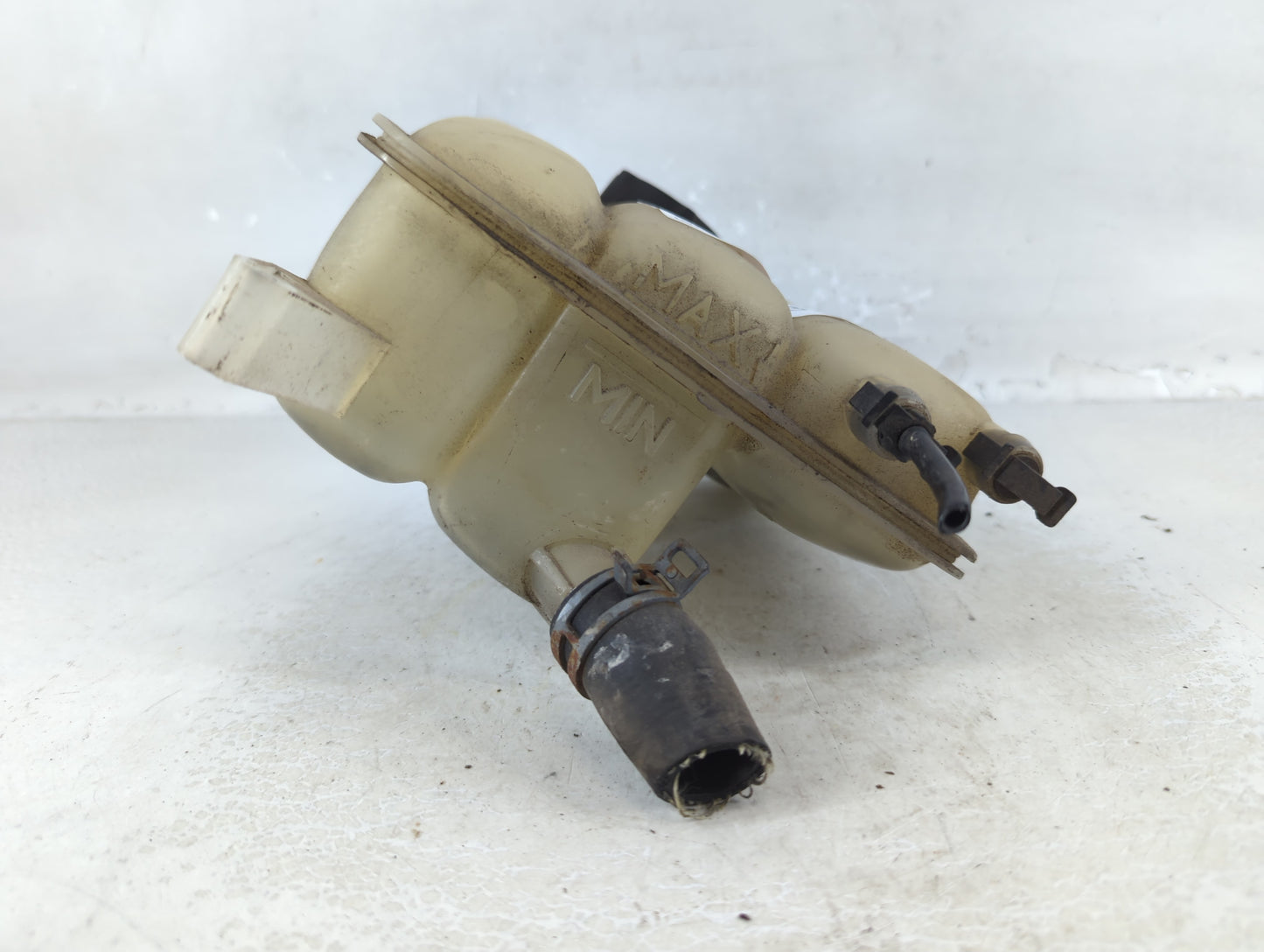 2012-2018 Ford Focus Radiator Coolant Overflow Expansion Tank Bottle 1066382 - Oemusedautoparts1.com
