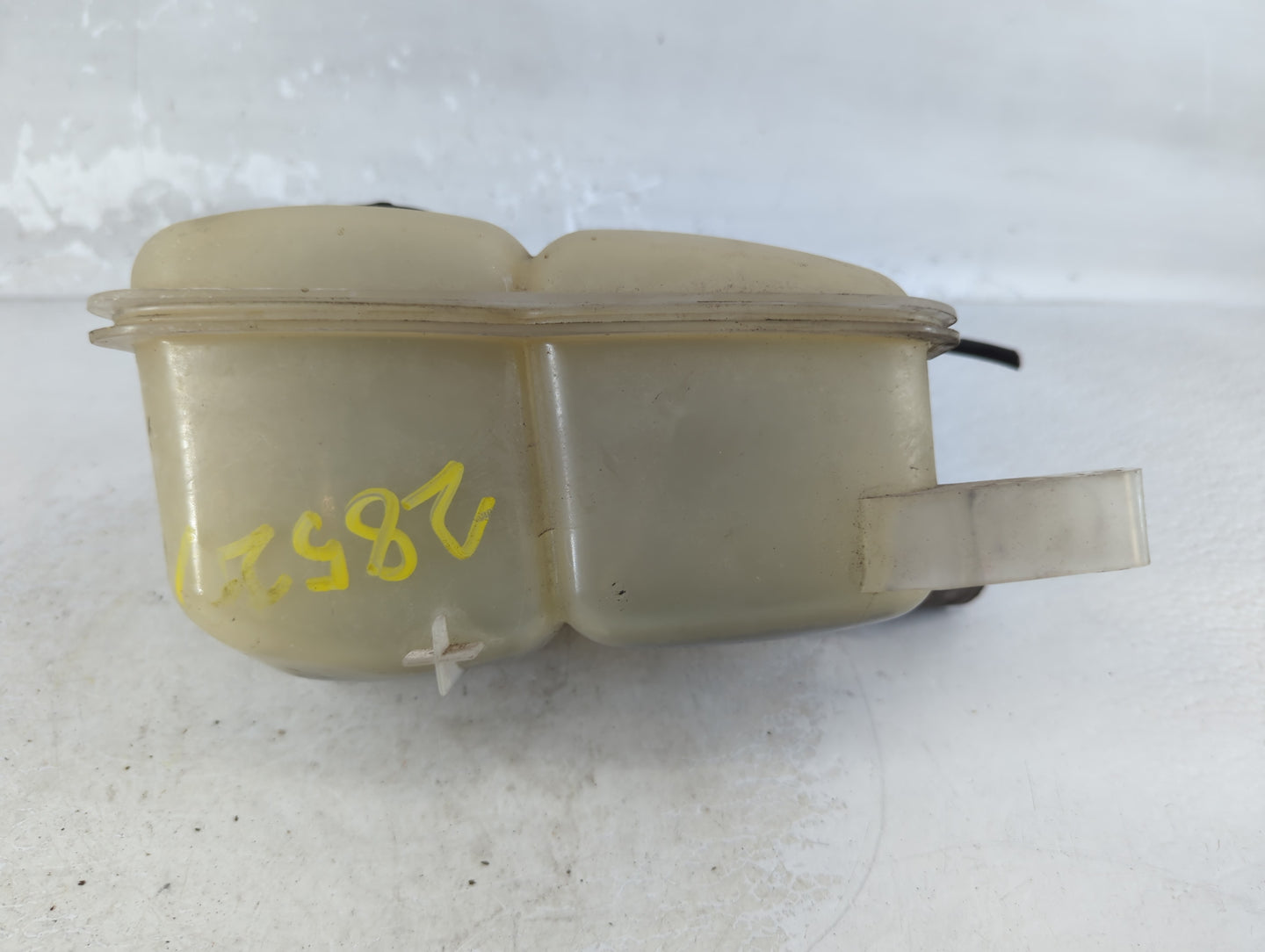 2012-2018 Ford Focus Radiator Coolant Overflow Expansion Tank Bottle 1066382 - Oemusedautoparts1.com