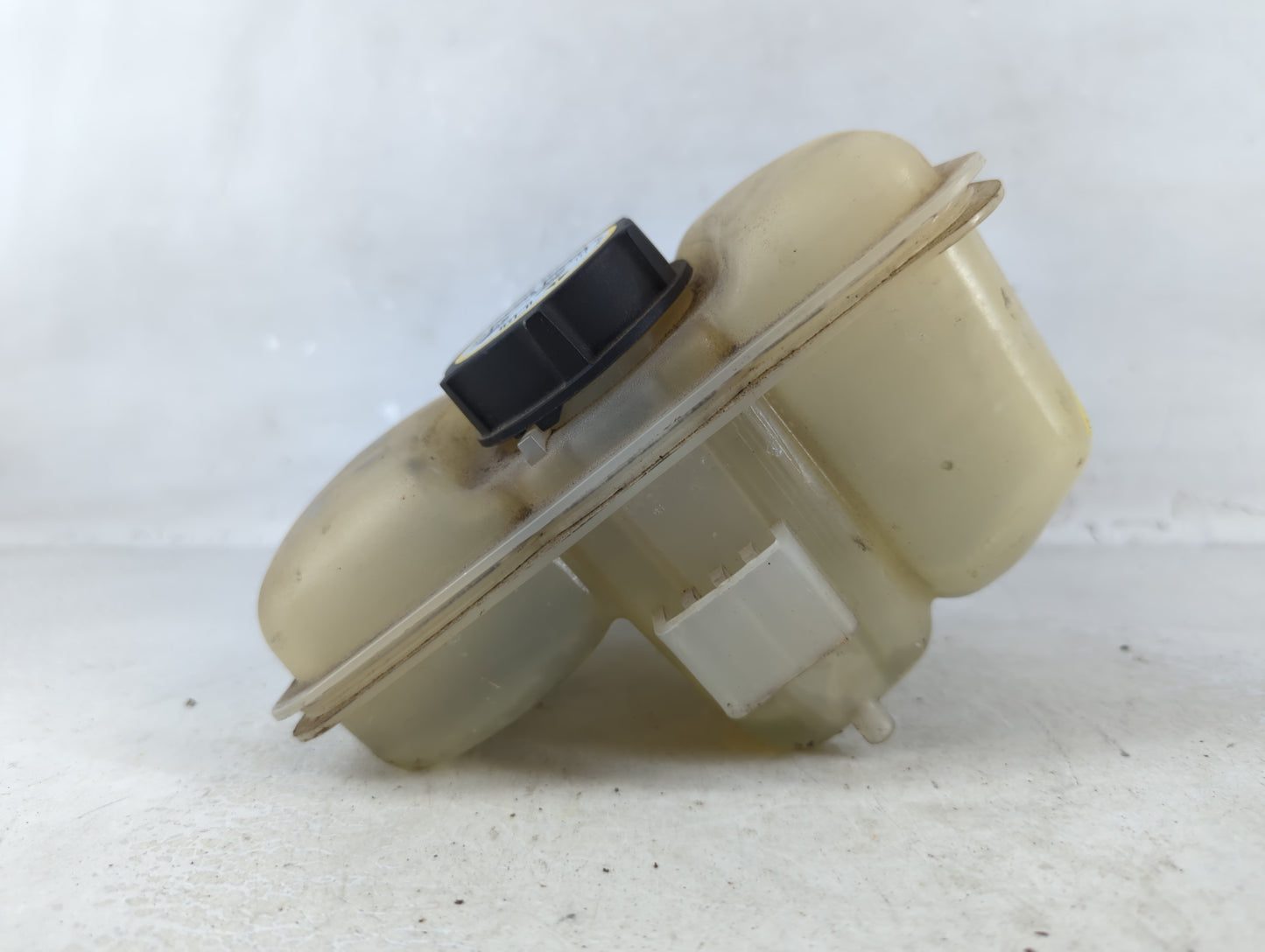 2012-2018 Ford Focus Radiator Coolant Overflow Expansion Tank Bottle 1066382 - Oemusedautoparts1.com