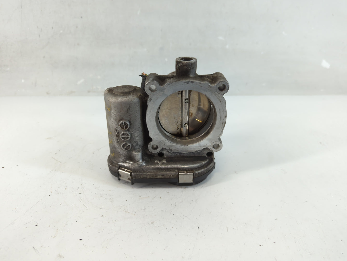2012-2013 Ford Focus Throttle Body P/N:CM5E 9F991 AD Fits Fits 2012 2013 2014 2015 2016 2017 OEM Used Auto Parts - Oemusedau