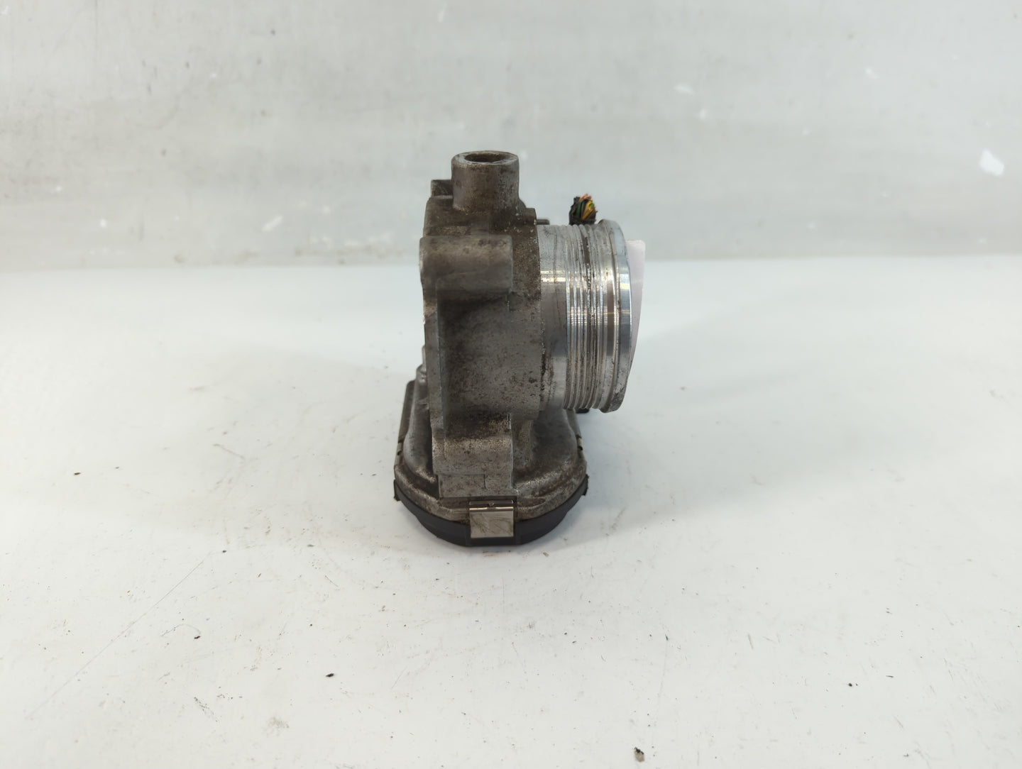 2012-2013 Ford Focus Throttle Body P/N:CM5E 9F991 AD Fits Fits 2012 2013 2014 2015 2016 2017 OEM Used Auto Parts - Oemusedau