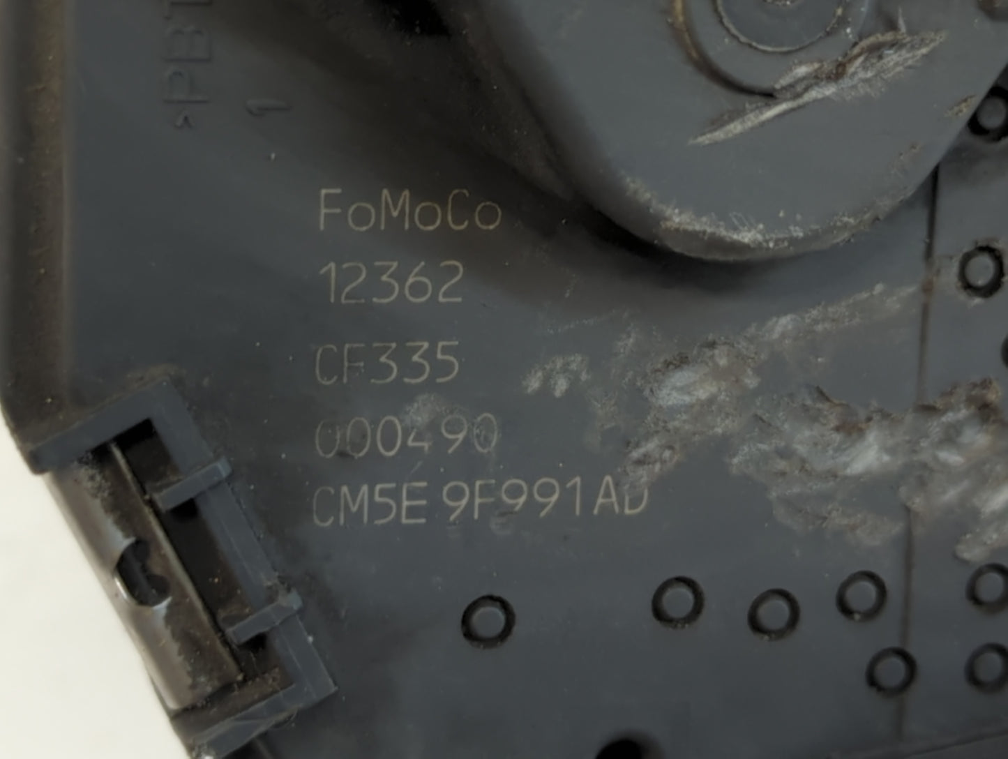 2012-2013 Ford Focus Throttle Body P/N:CM5E 9F991 AD Fits Fits 2012 2013 2014 2015 2016 2017 OEM Used Auto Parts - Oemusedau