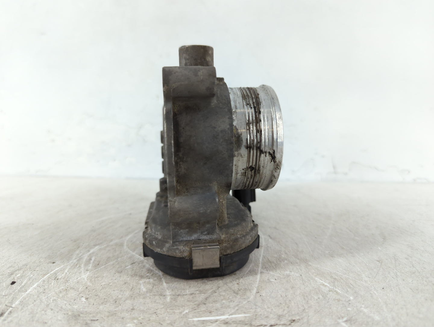 2012-2013 Ford Focus Throttle Body P/N:CM5E 9F991 AC Fits Fits 2012 2013 2014 2015 2016 2017 OEM Used Auto Parts - Oemusedau