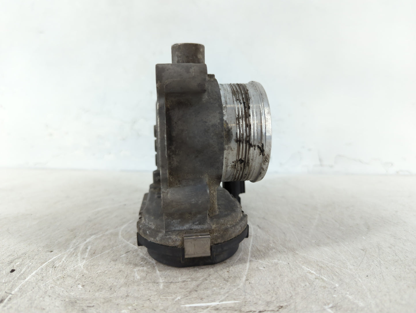 2012-2013 Ford Focus Throttle Body P/N:CM5E 9F991 AC Fits Fits 2012 2013 2014 2015 2016 2017 OEM Used Auto Parts - Oemusedau
