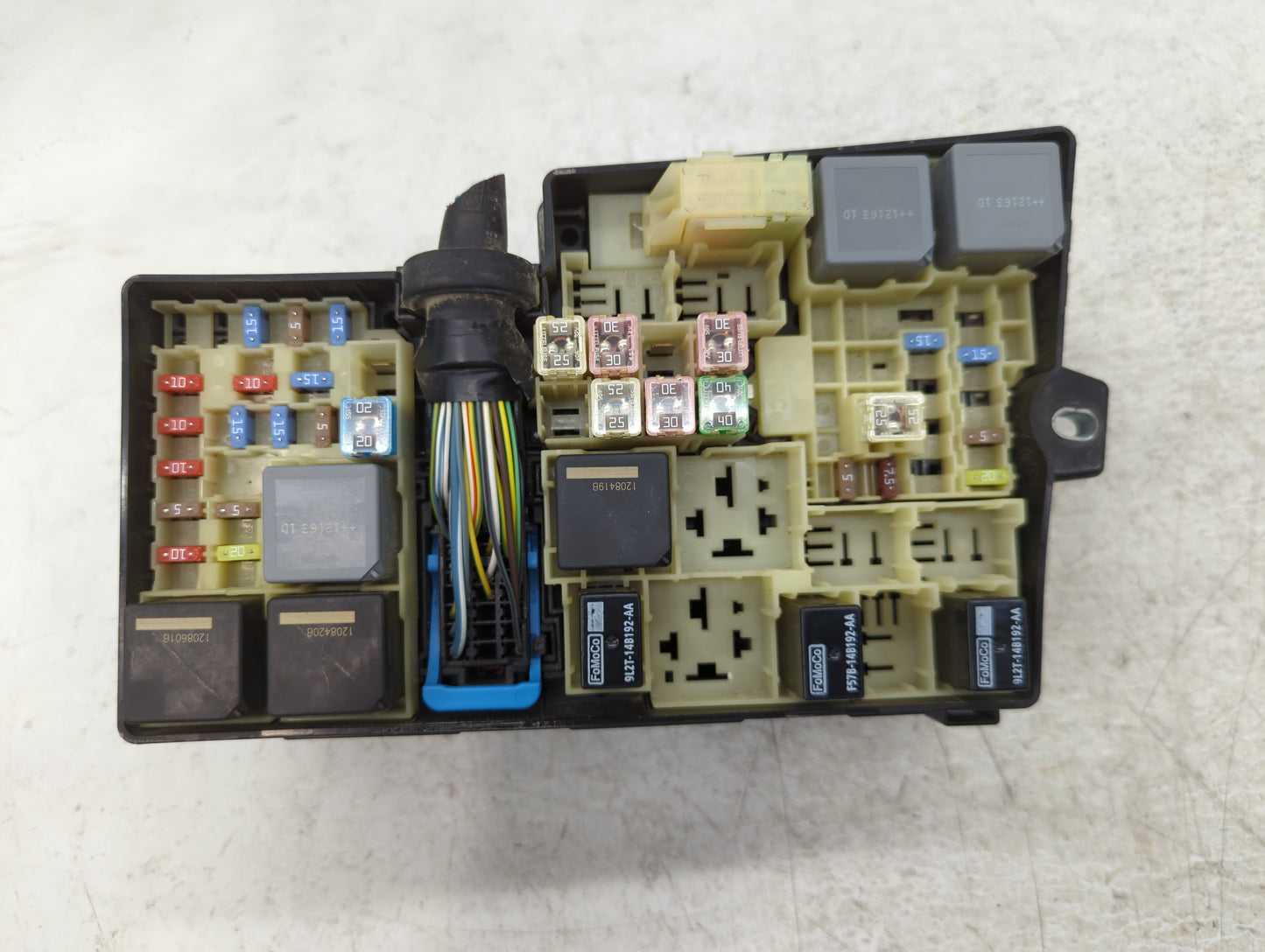 2012-2014 Ford Focus Fusebox Fuse Box Panel Relay Module P/N:AV6T-14A067-AC Fits Fits 2012 2013 2014 OEM Used Auto Parts - O