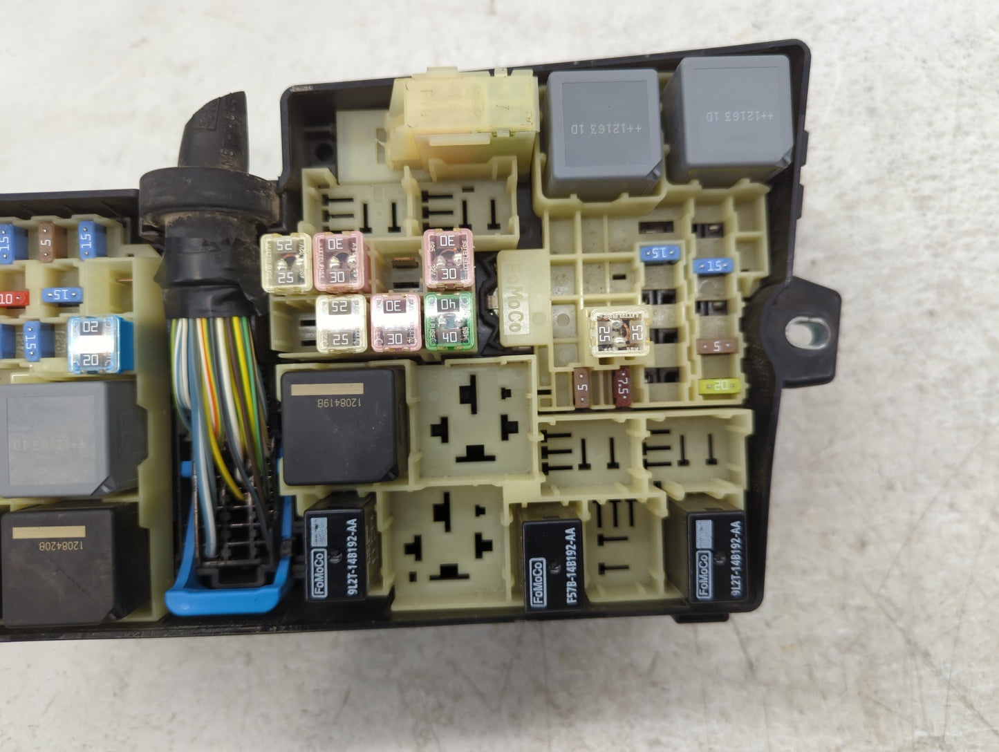 2012-2014 Ford Focus Fusebox Fuse Box Panel Relay Module P/N:AV6T-14A067-AC Fits Fits 2012 2013 2014 OEM Used Auto Parts - O