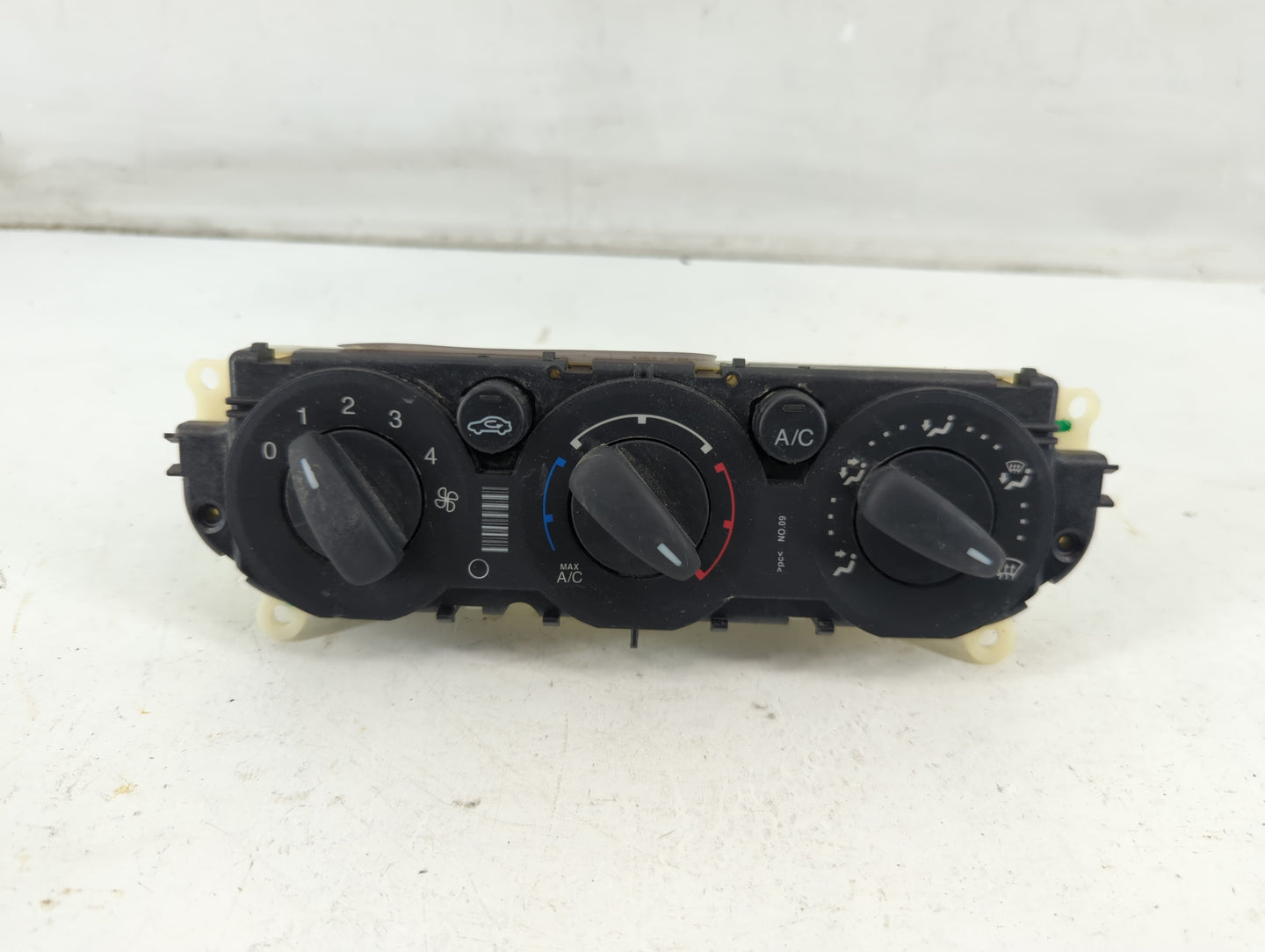 2012 Ford Focus Climate Control Module Temperature AC/Heater Replacement P/N:E1062773 CM5T-19980-AE Fits OEM Used Auto Parts