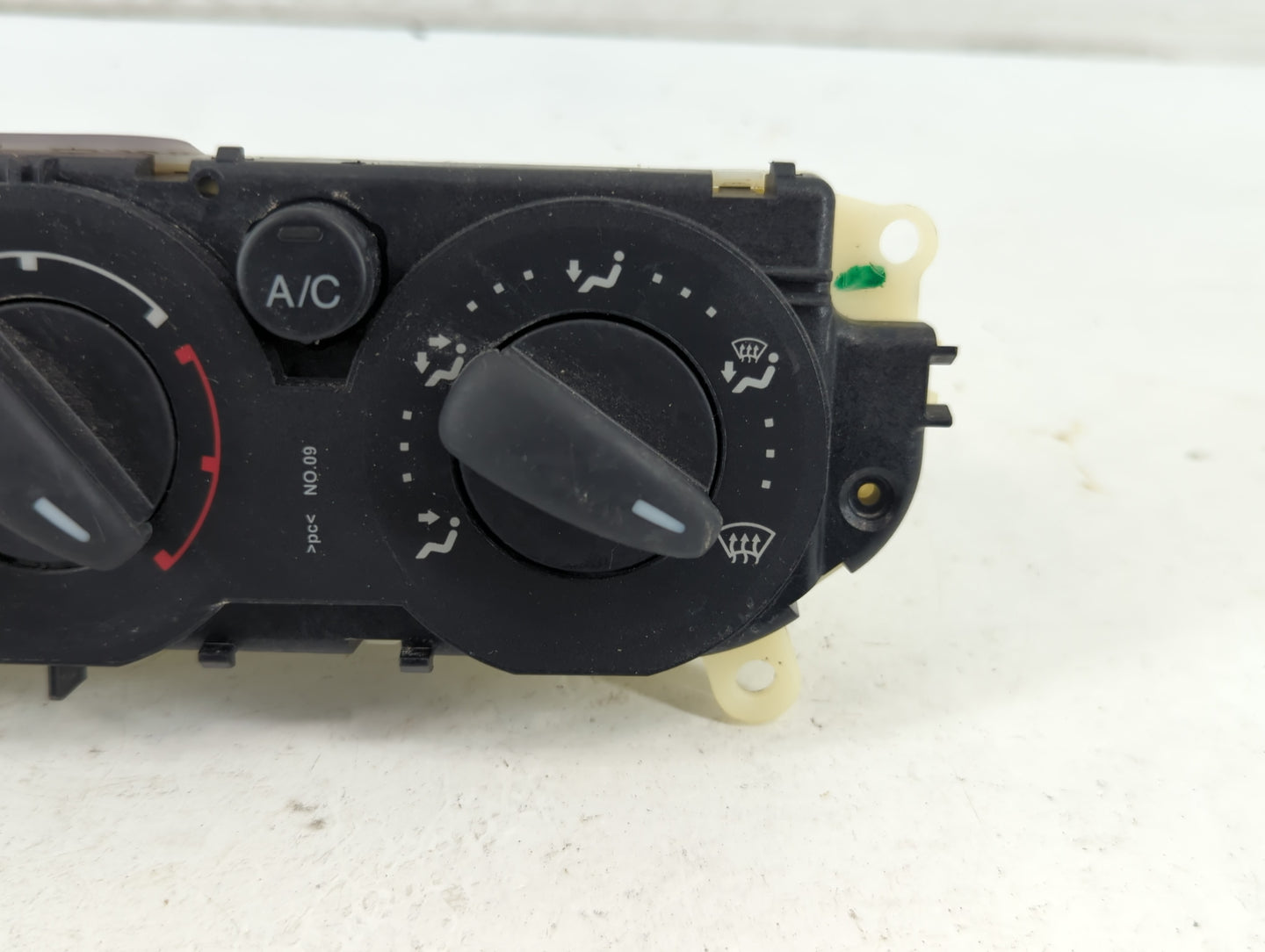 2012 Ford Focus Climate Control Module Temperature AC/Heater Replacement P/N:E1062773 CM5T-19980-AE Fits OEM Used Auto Parts