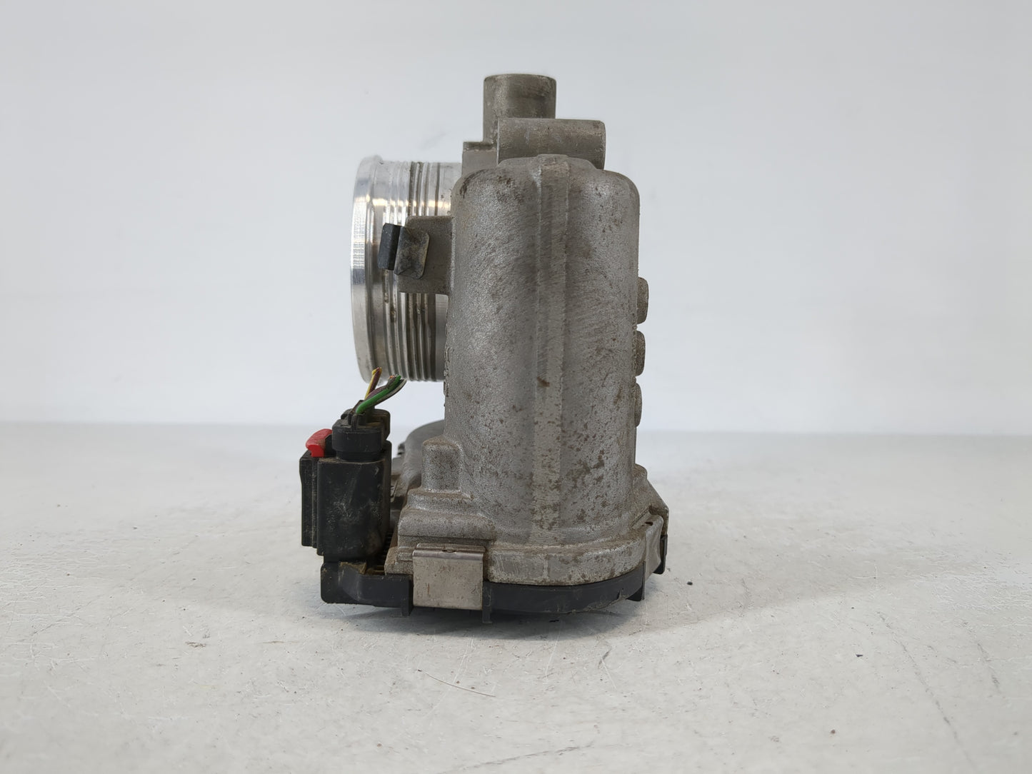 2012-2013 Ford Focus Throttle Body P/N:CM5E 9F991 AC Fits Fits 2012 2013 2014 2015 2016 2017 OEM Used Auto Parts - Oemusedau