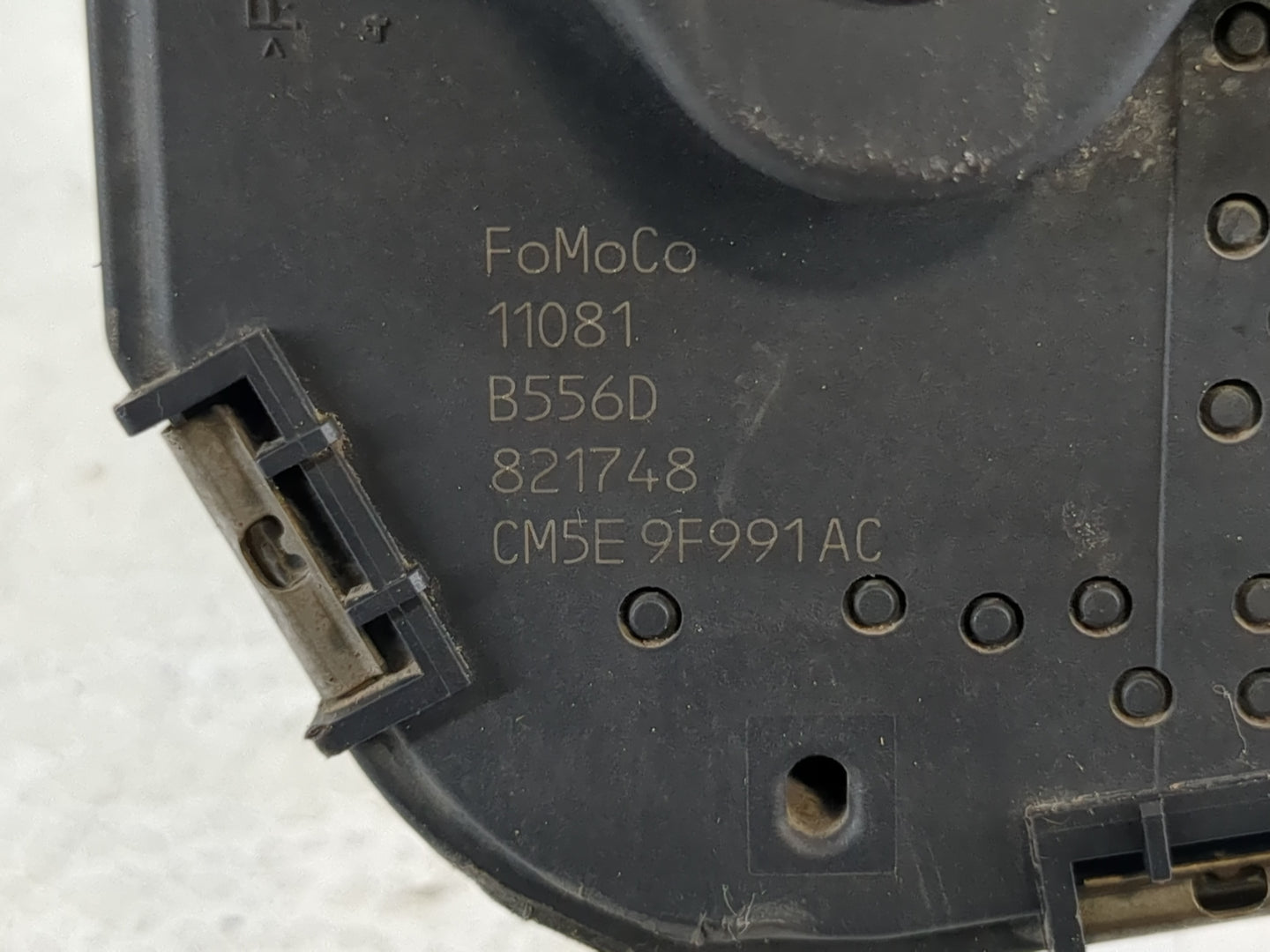 2012-2013 Ford Focus Throttle Body P/N:CM5E 9F991 AC Fits Fits 2012 2013 2014 2015 2016 2017 OEM Used Auto Parts - Oemusedau