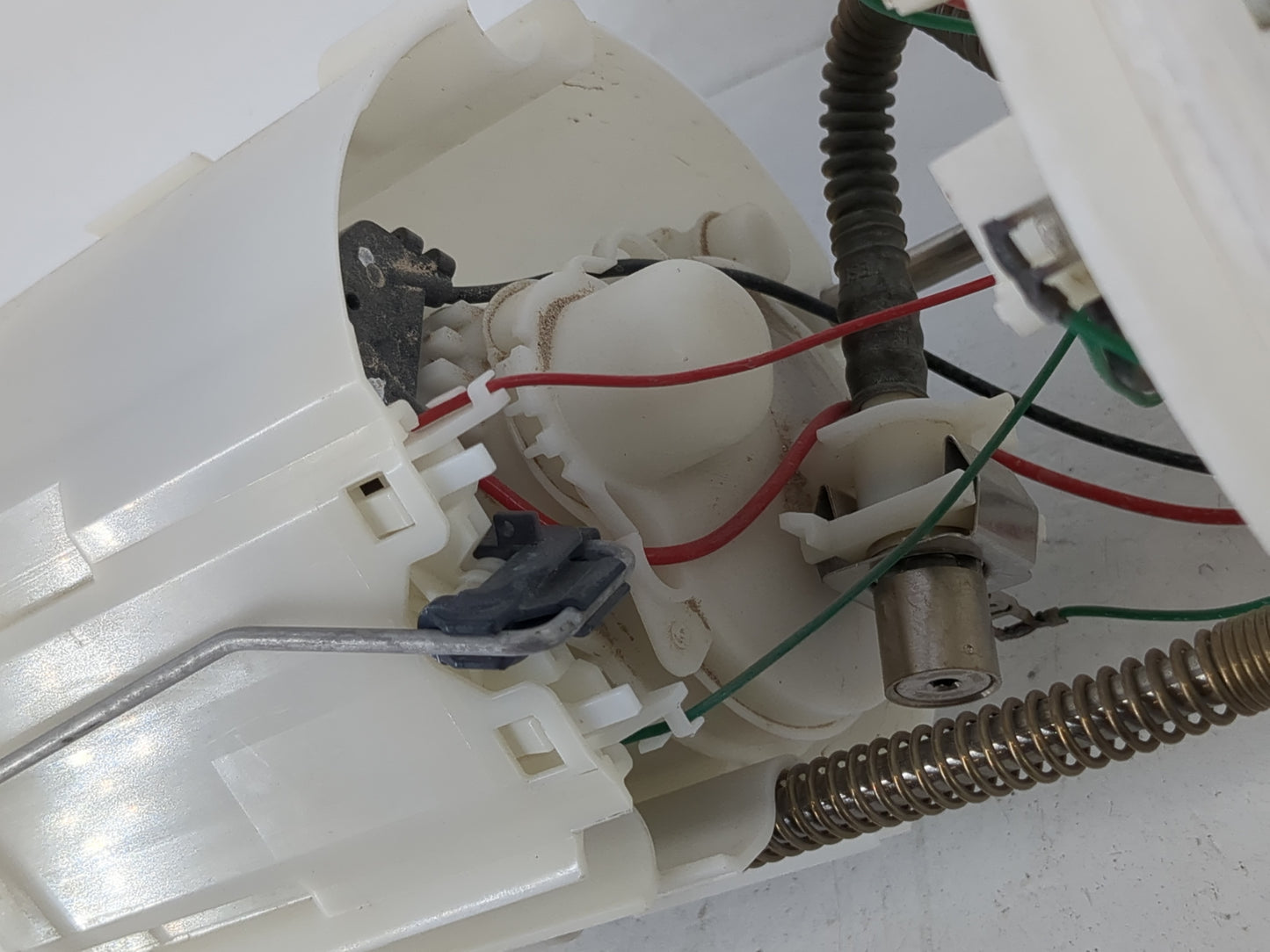 2012-2018 Ford Focus Electrical Gas Fuel Pump Assembly - Oemusedautoparts1.com