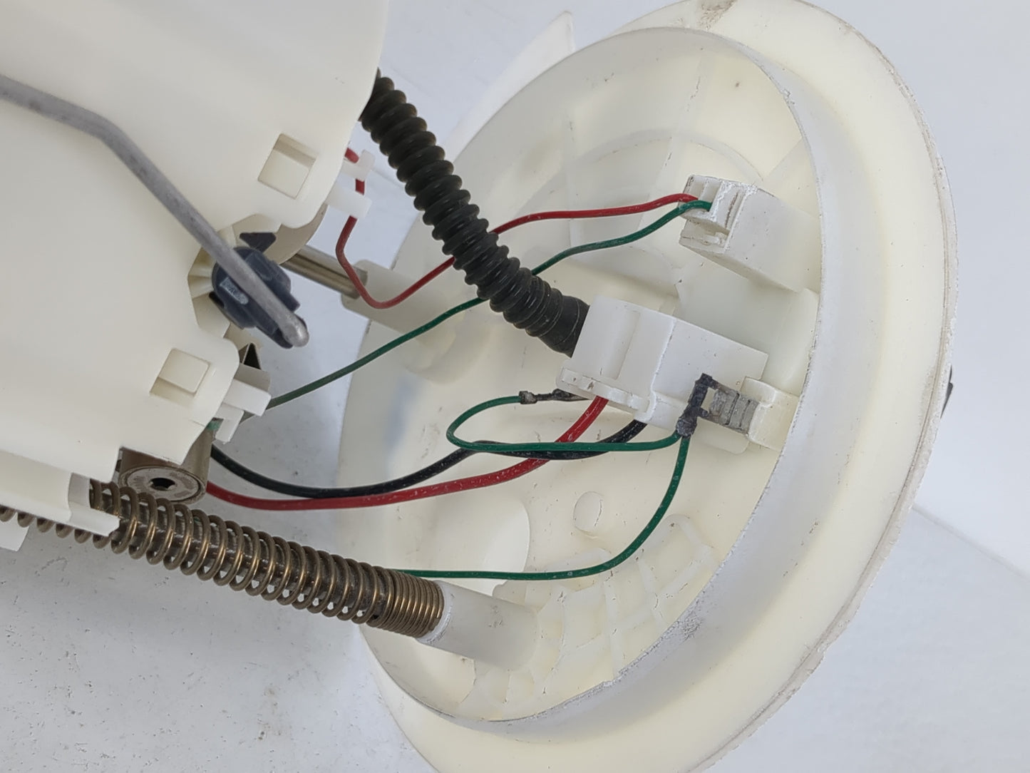 2012-2018 Ford Focus Electrical Gas Fuel Pump Assembly - Oemusedautoparts1.com