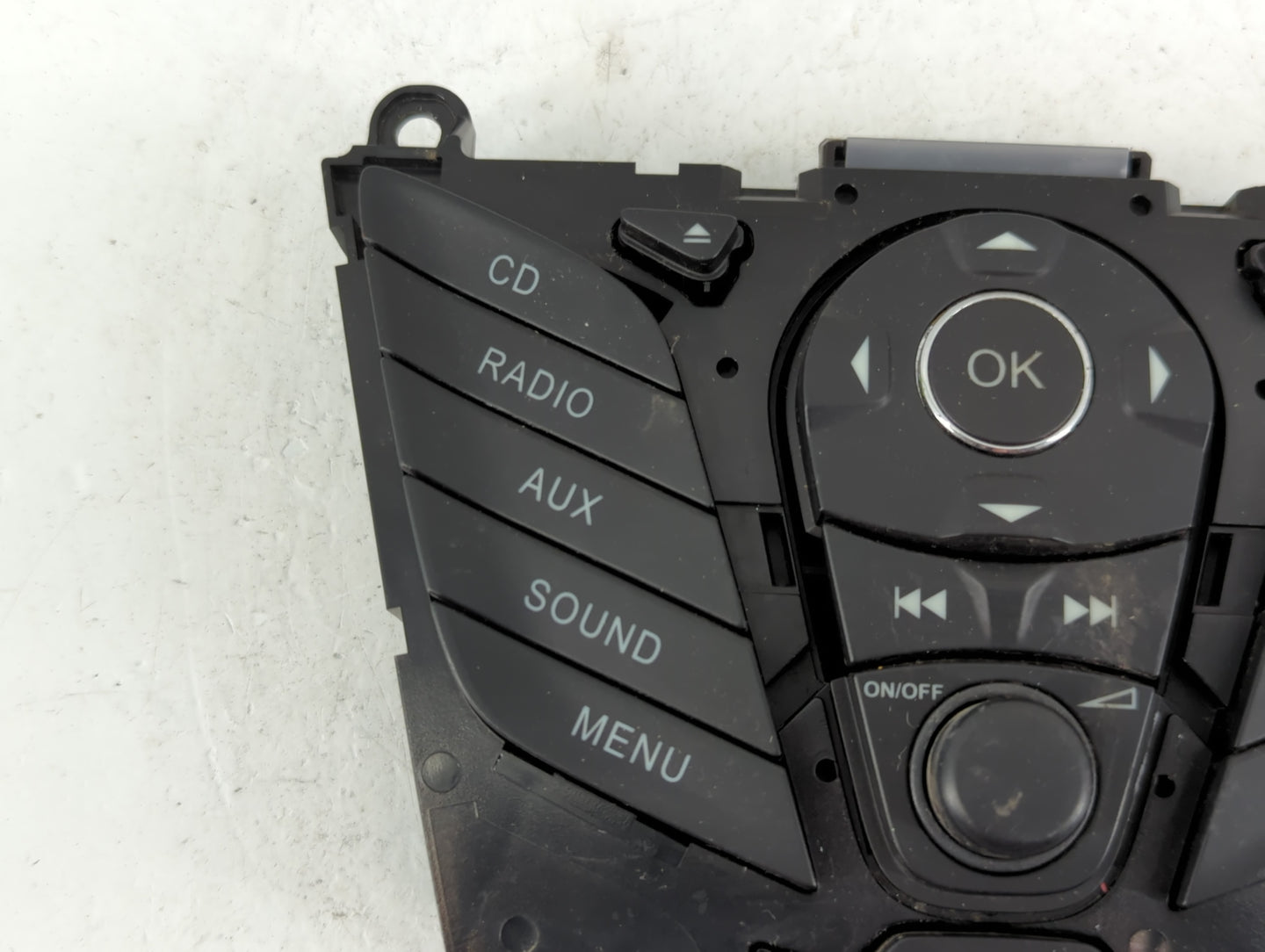 2012-2013 Ford Focus Radio AM FM Cd Player Receiver Replacement P/N:CM5T-18K811 AC Fits Fits 2012 2013 OEM Used Auto Parts -