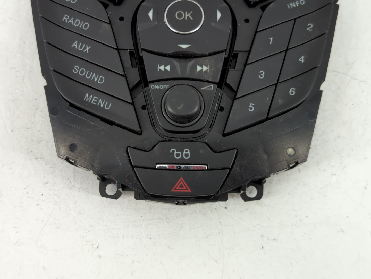 2012-2013 Ford Focus Radio AM FM Cd Player Receiver Replacement P/N:CM5T-18K811 AC Fits Fits 2012 2013 OEM Used Auto Parts -