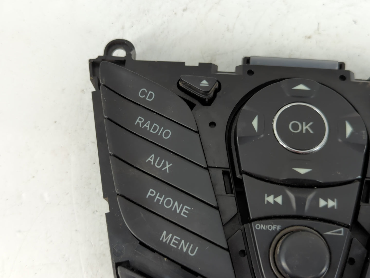 2012-2013 Ford Focus Radio AM FM Cd Player Receiver Replacement P/N:CM5T-18K811 AC Fits Fits 2012 2013 OEM Used Auto Parts -