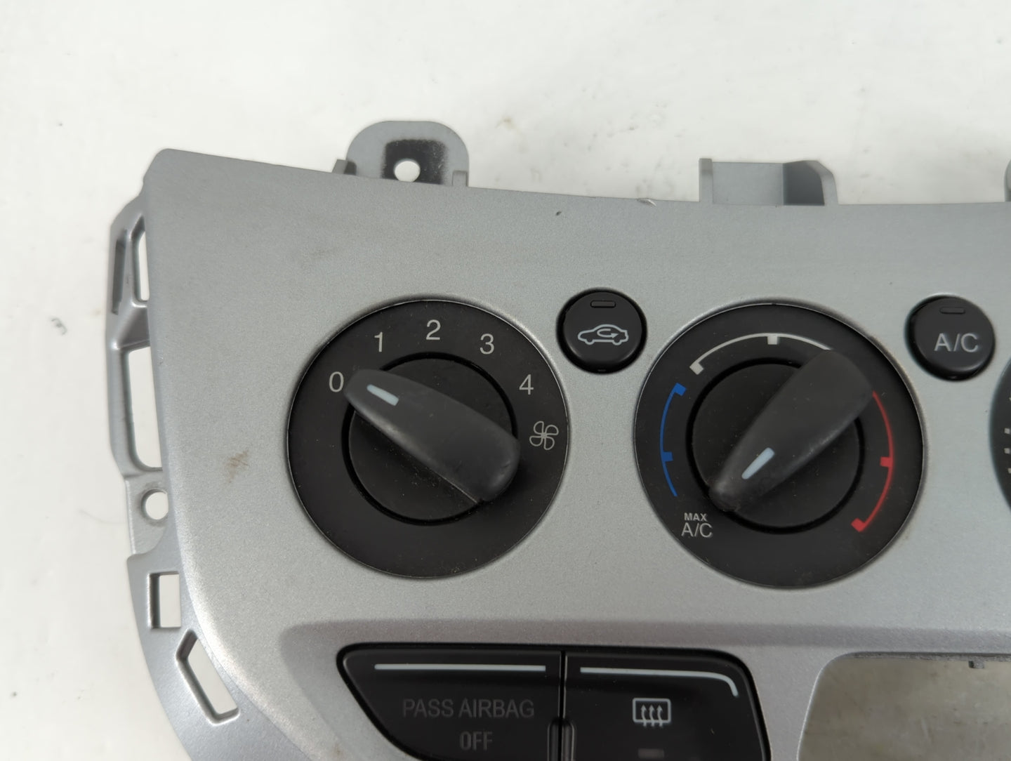 2012 Ford Focus Climate Control Module Temperature AC/Heater Replacement P/N:BM51-18522-AC3 Fits OEM Used Auto Parts - Oemus