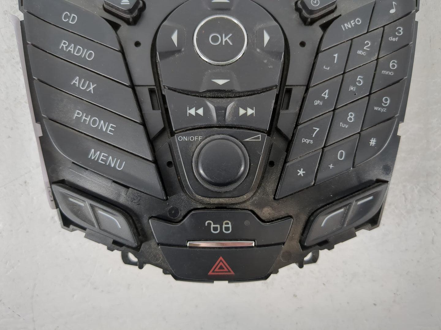 2012-2013 Ford Focus Radio AM FM Cd Player Receiver Replacement P/N:CM5T 18K811 LA Fits Fits 2012 2013 OEM Used Auto Parts -