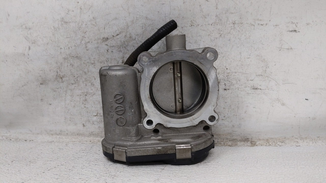 2012-2013 Ford Focus Throttle Body P/N:CM5E-9F991-AD DS7E-9F991-BB Fits Fits 2012 2013 2014 2015 2016 2017 OEM Used Auto Par