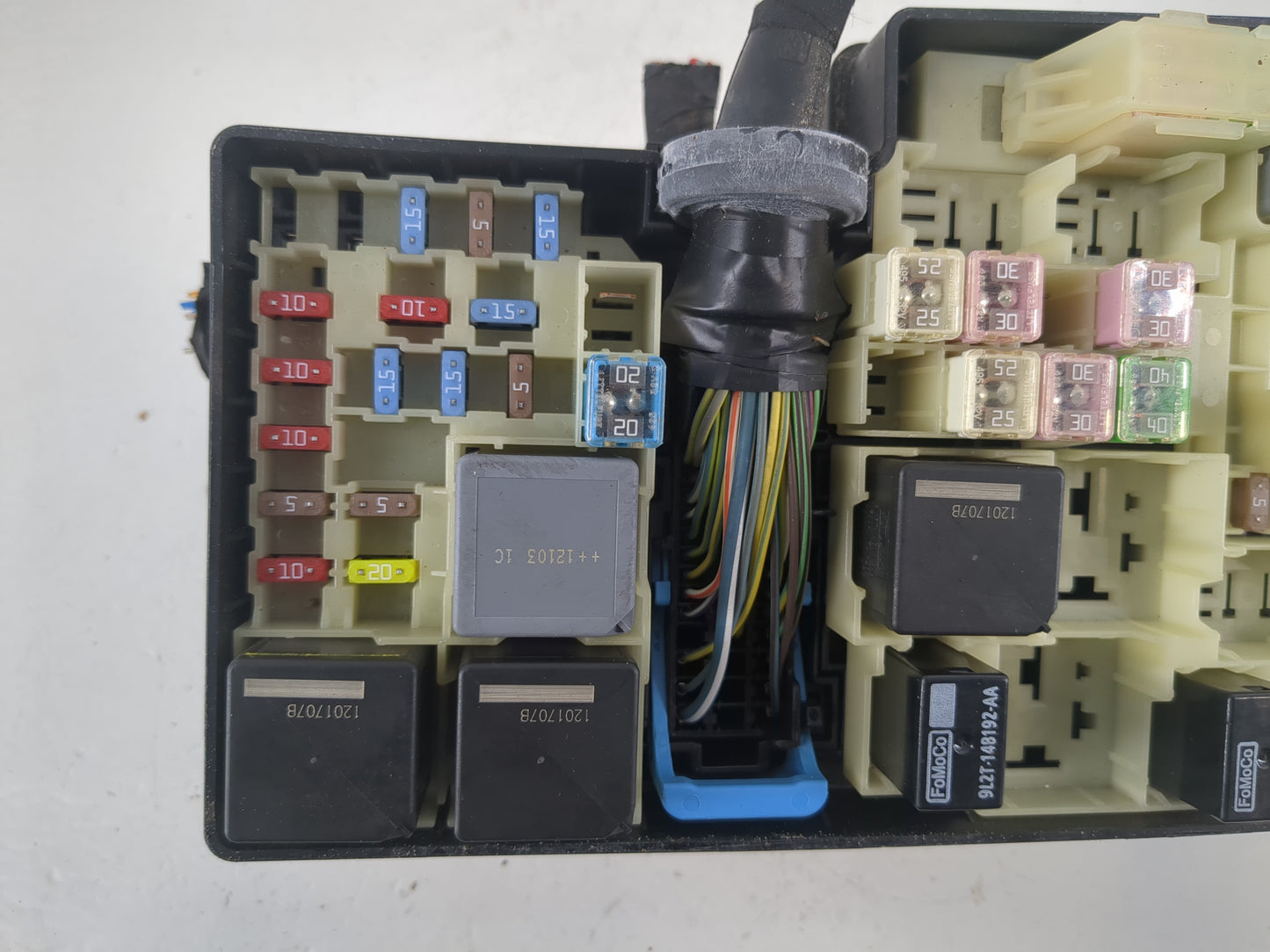 2012-2014 Ford Focus Fusebox Fuse Box Panel Relay Module P/N:AV6T-14A067-AC Fits Fits 2012 2013 2014 OEM Used Auto Parts - O