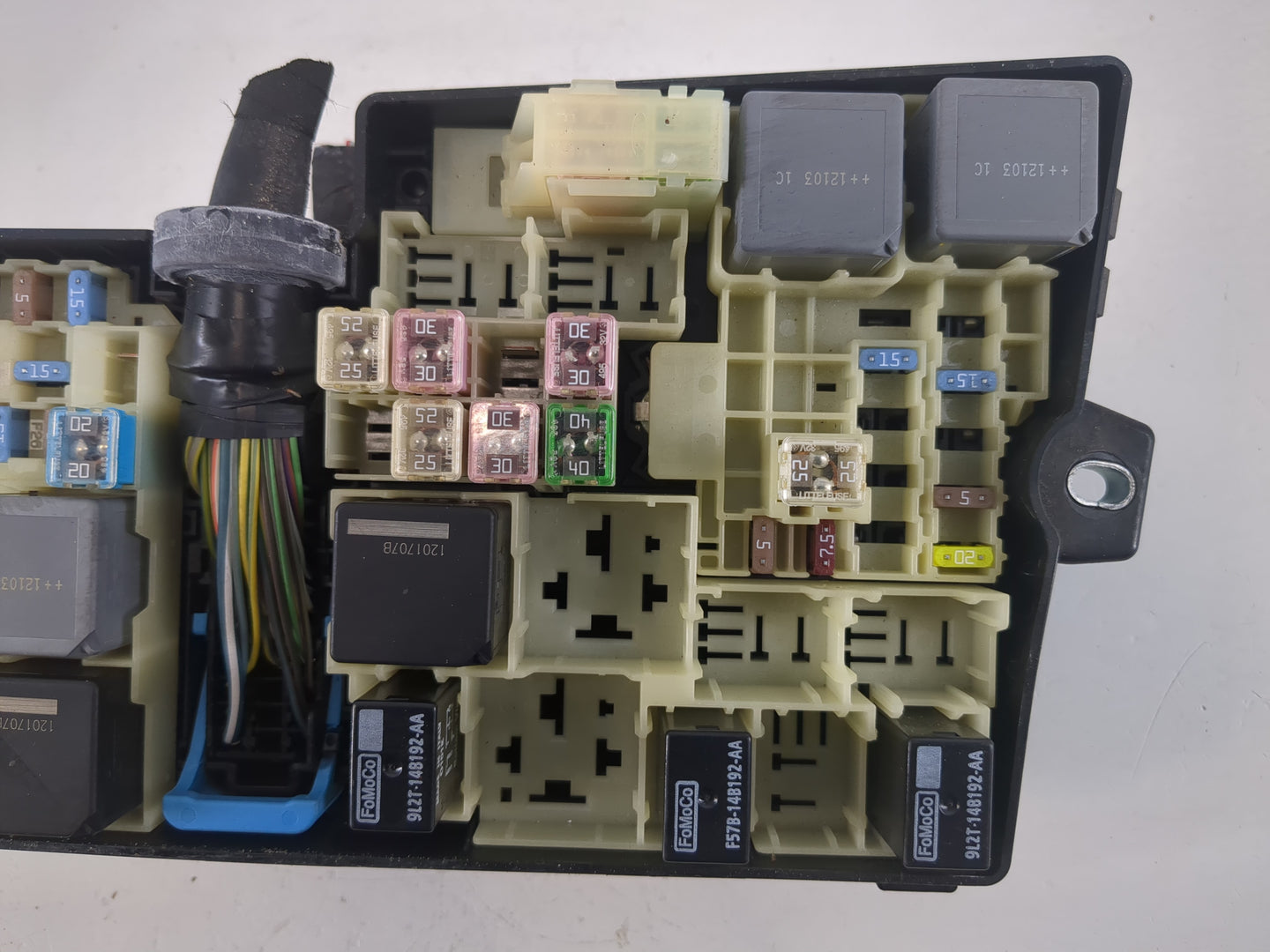 2012-2014 Ford Focus Fusebox Fuse Box Panel Relay Module P/N:AV6T-14A067-AC Fits Fits 2012 2013 2014 OEM Used Auto Parts - O