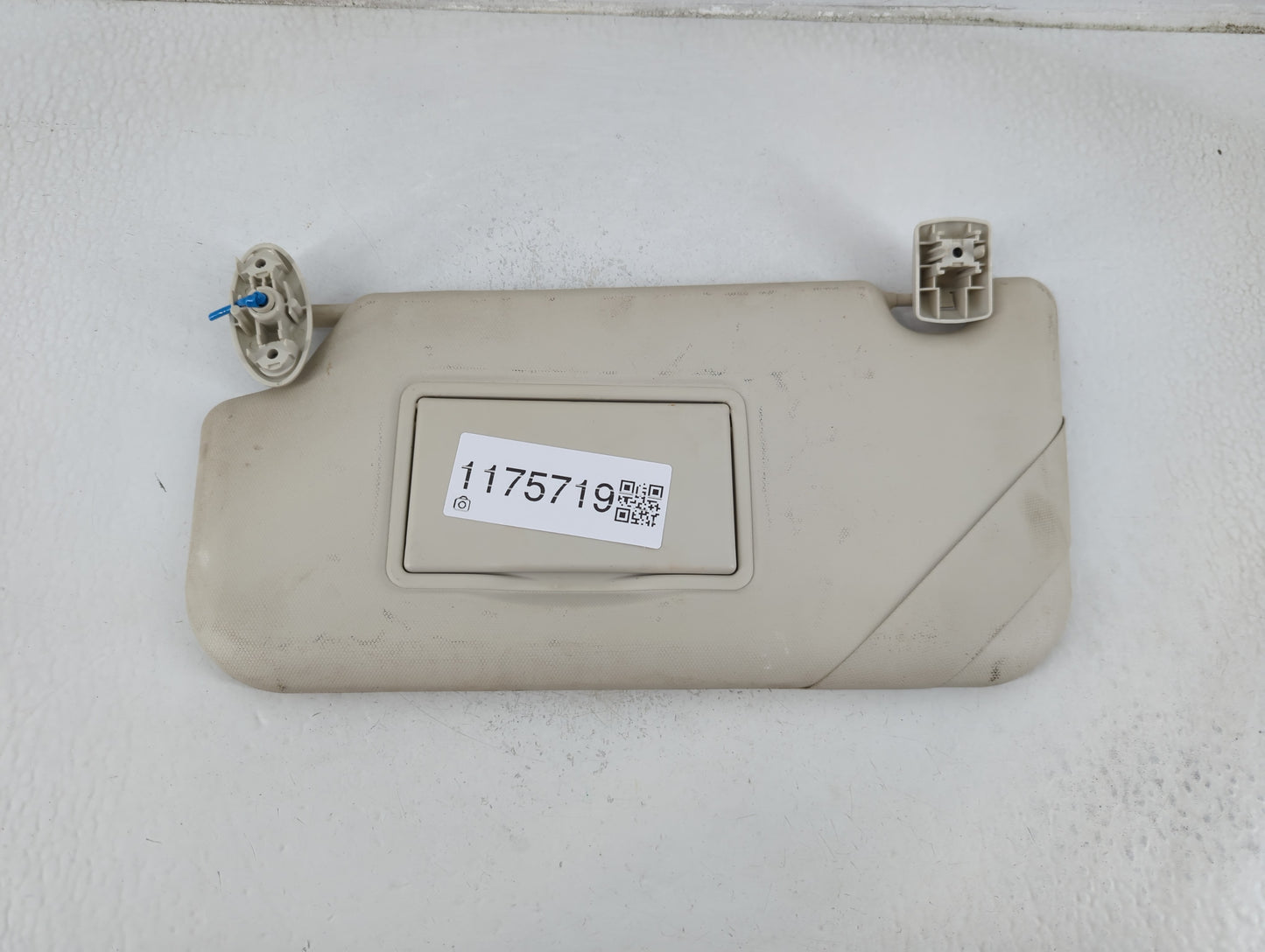 2012-2014 Ford Focus Sun Visor Shade Replacement Driver Left Mirror Fits Fits 2012 2013 2014 OEM Used Auto Parts - Oemusedau