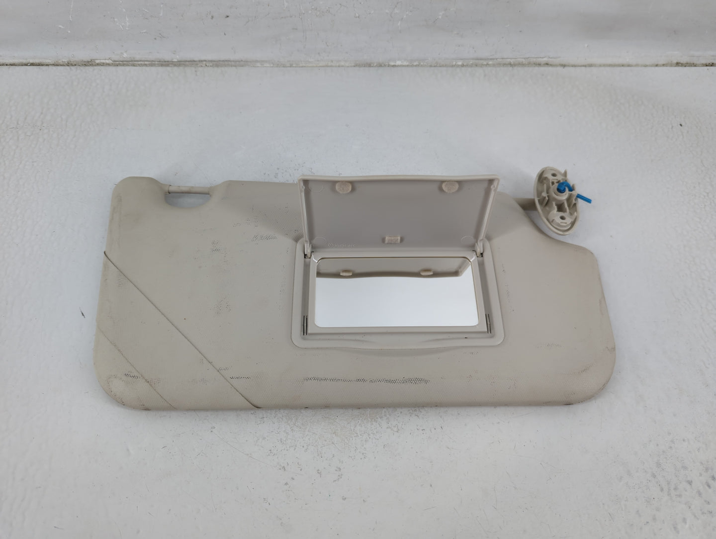2012-2013 Ford Focus Sun Visor Shade Replacement Passenger Right Mirror Fits Fits 2012 2013 OEM Used Auto Parts - Oemusedaut