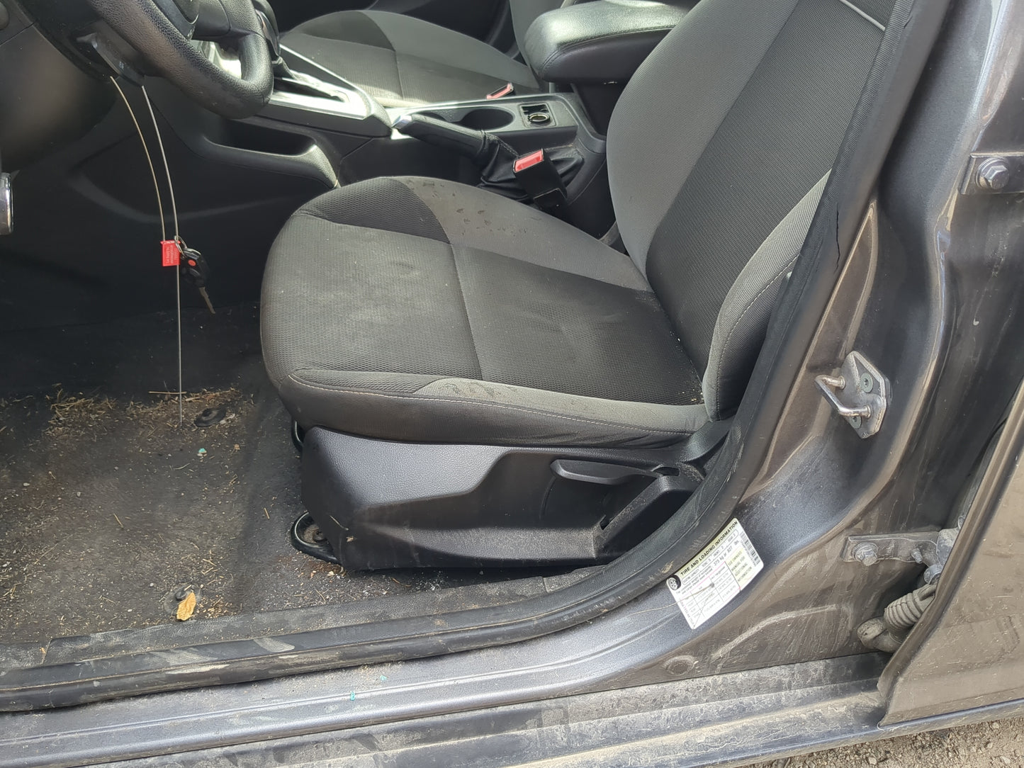 2012-2012 Ford Focus Driver Front Seat Oem 1185735 - Oemusedautoparts1.com