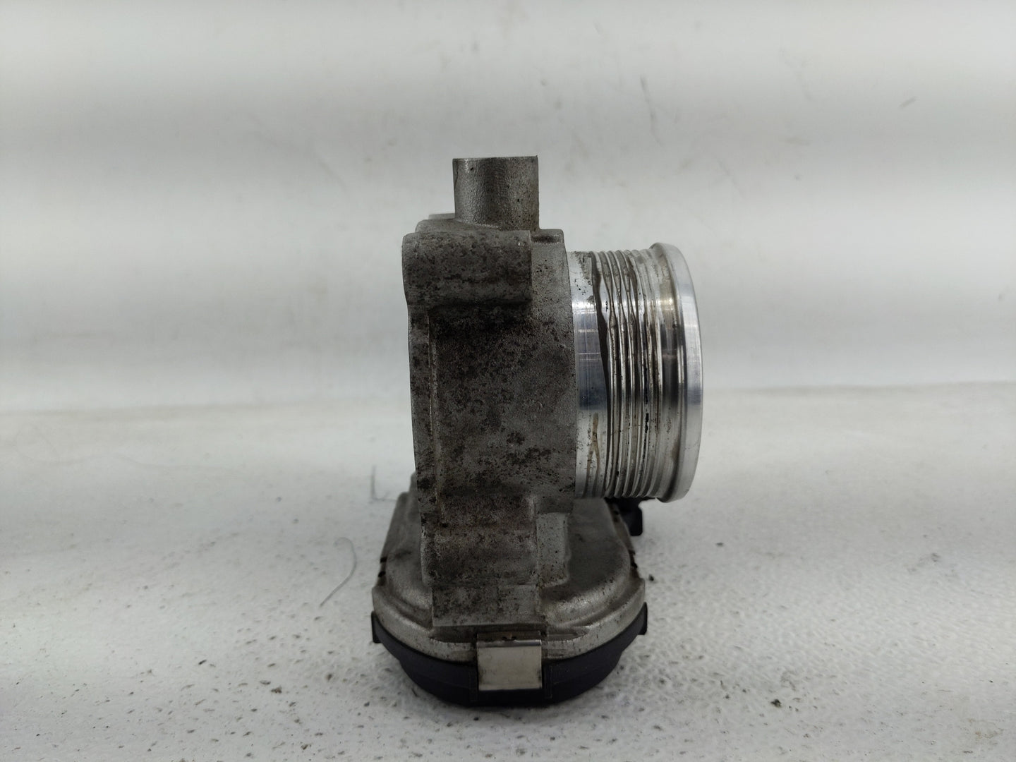 2012-2013 Ford Focus Throttle Body P/N:0 280 750 585 Fits Fits 2012 2013 2014 2015 2016 2017 OEM Used Auto Parts - Oemusedau