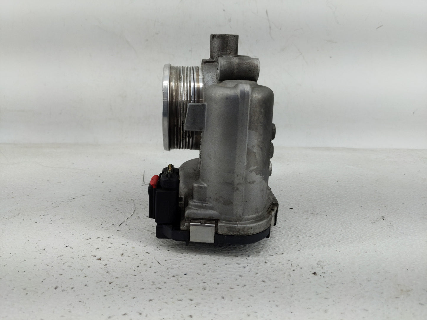 2012-2013 Ford Focus Throttle Body P/N:0 280 750 585 Fits Fits 2012 2013 2014 2015 2016 2017 OEM Used Auto Parts - Oemusedau