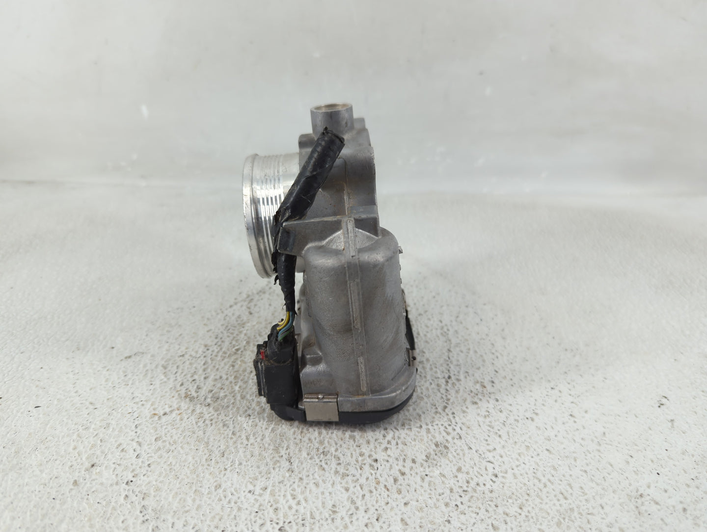 2012-2013 Ford Focus Throttle Body P/N:DS7E-9F991-BB Fits Fits 2012 2013 2014 2015 2016 2017 OEM Used Auto Parts - Oemusedau