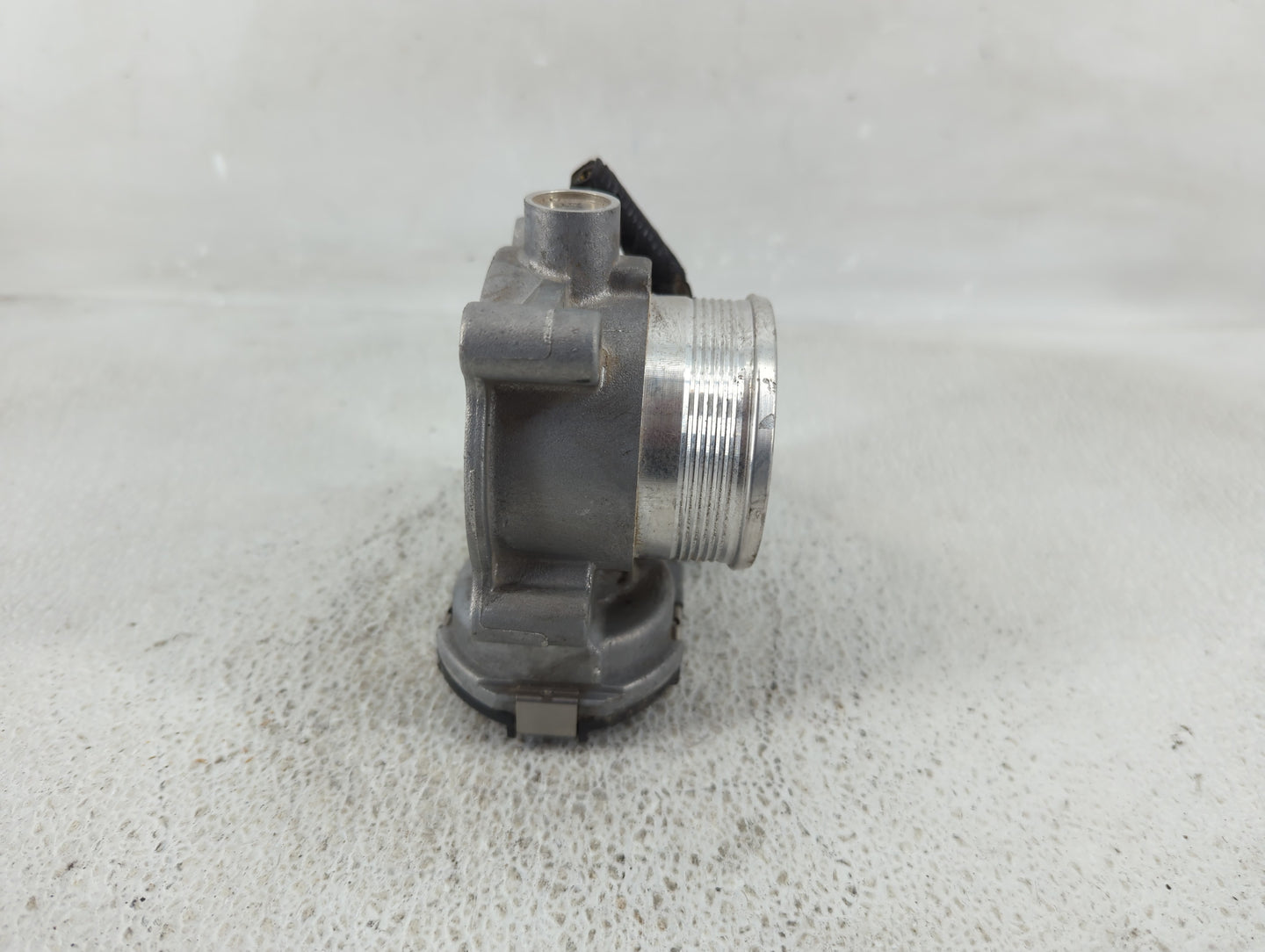 2012-2013 Ford Focus Throttle Body P/N:DS7E-9F991-BB Fits Fits 2012 2013 2014 2015 2016 2017 OEM Used Auto Parts - Oemusedau