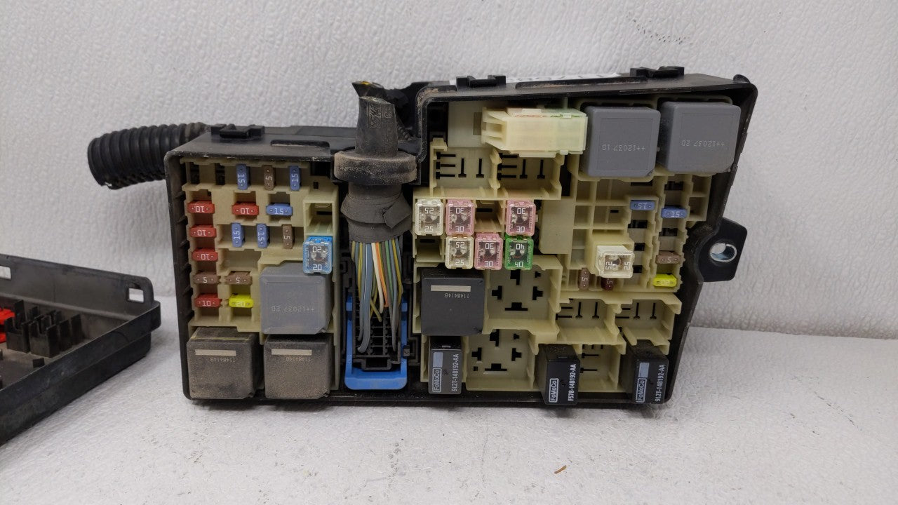 2012-2014 Ford Focus Fusebox Fuse Box Panel Relay Module P/N:AV6T-14A142-AB AV6T-14A142-AA, FU4T-14K733 Fits Fits 2012 2013 