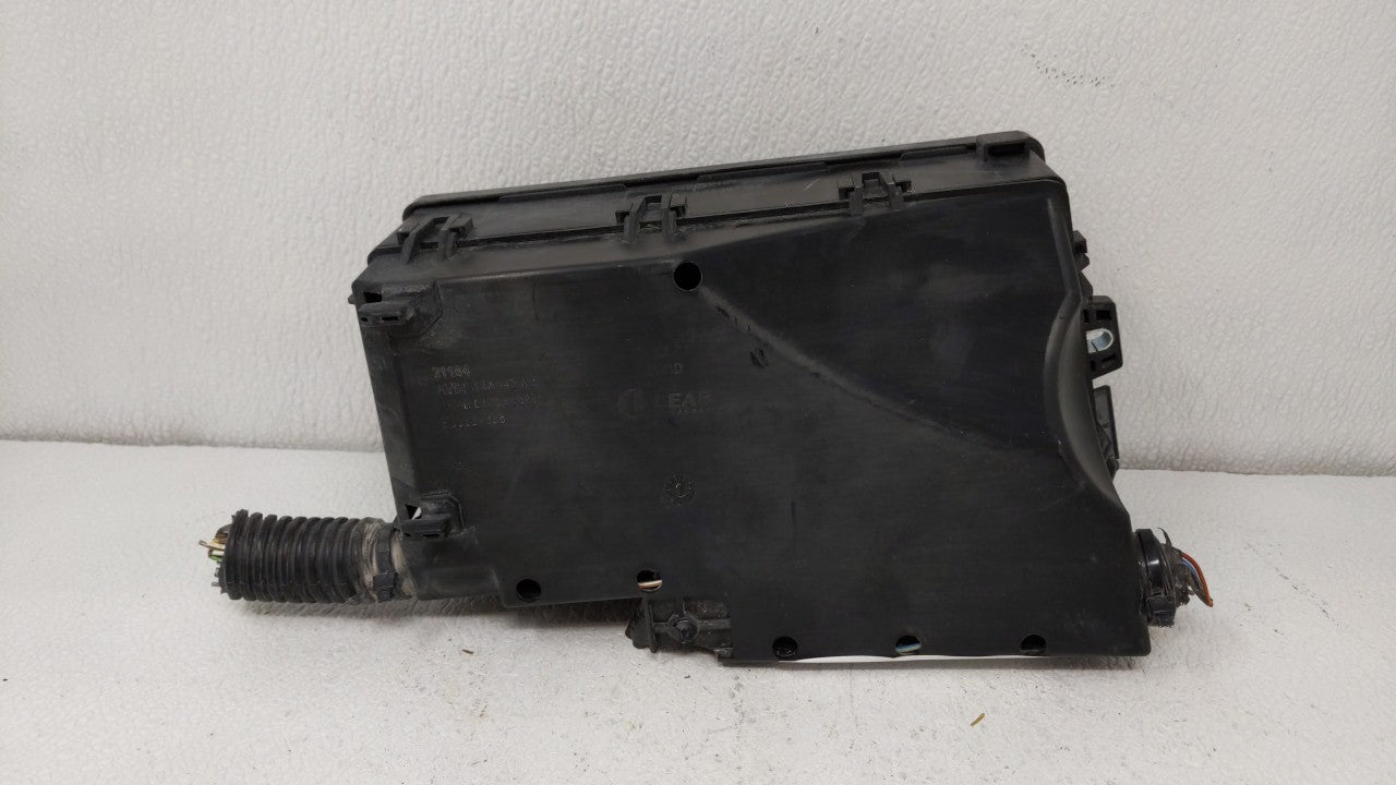 2012-2014 Ford Focus Fusebox Fuse Box Panel Relay Module P/N:AV6T-14A142-AB AV6T-14A142-AA, FU4T-14K733 Fits Fits 2012 2013 