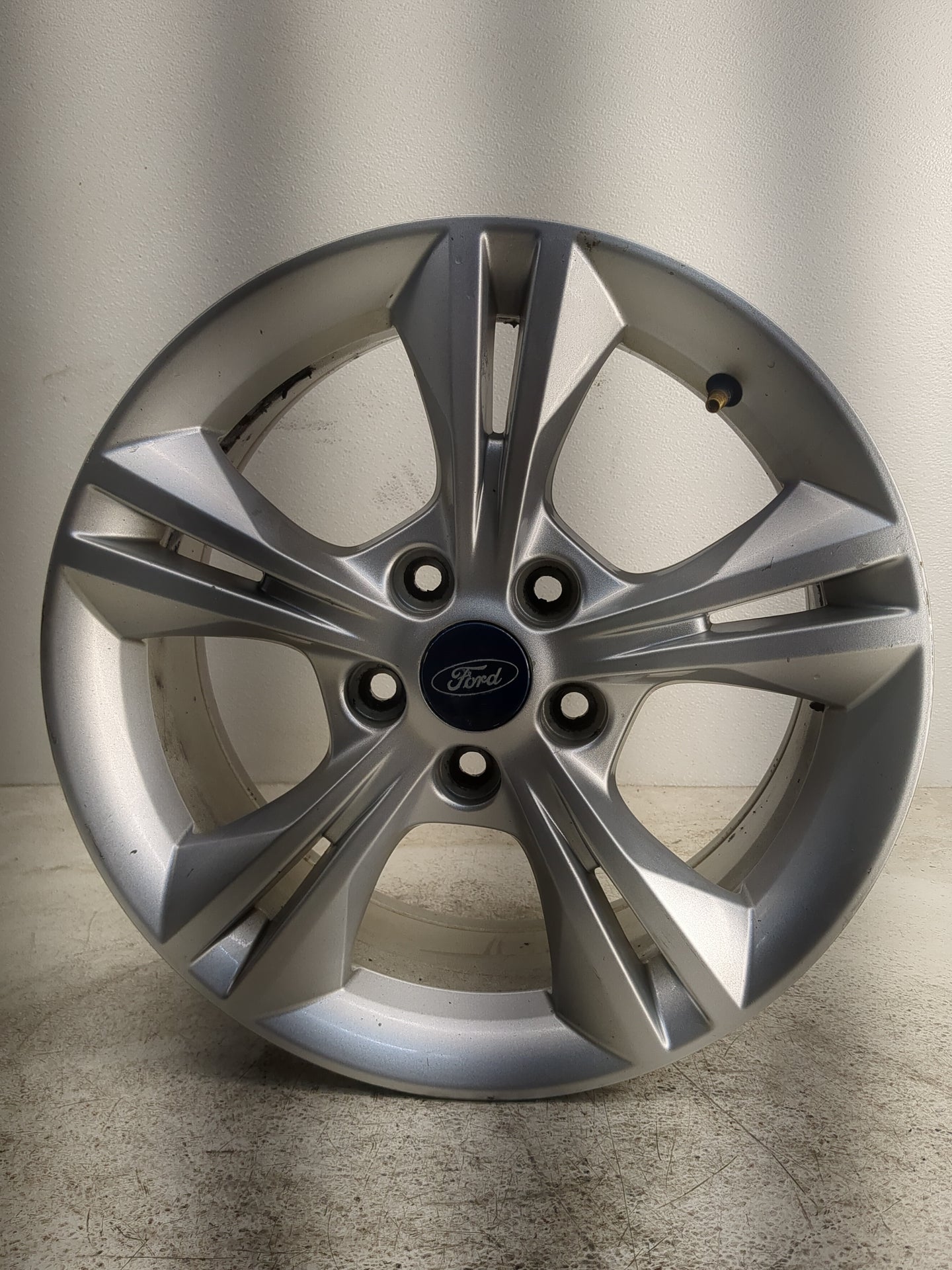 2012-2014 Ford Focus Oem Wheel Rim - Oemusedautoparts1.com