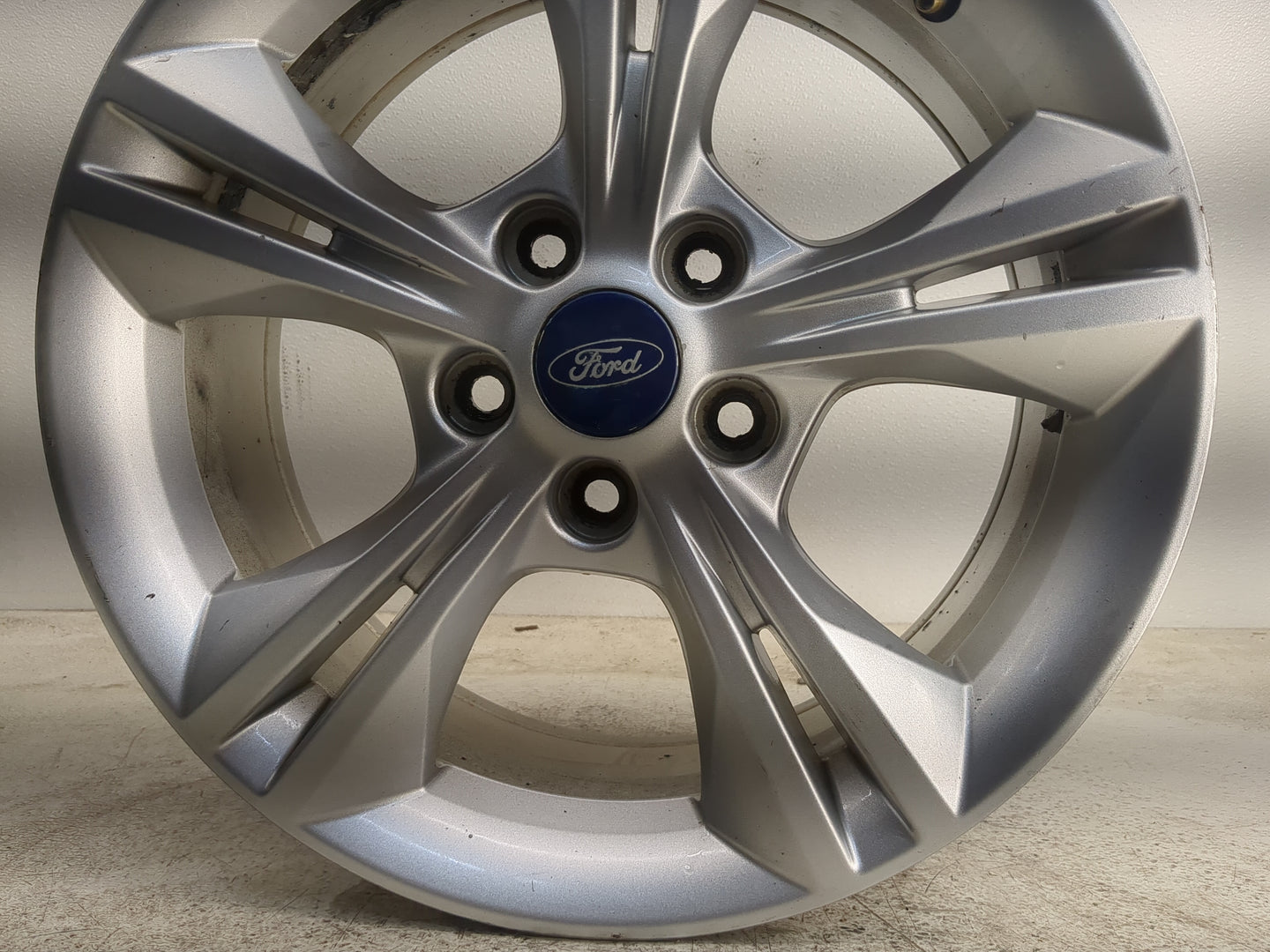 2012-2014 Ford Focus Oem Wheel Rim 1264377 - Oemusedautoparts1.com