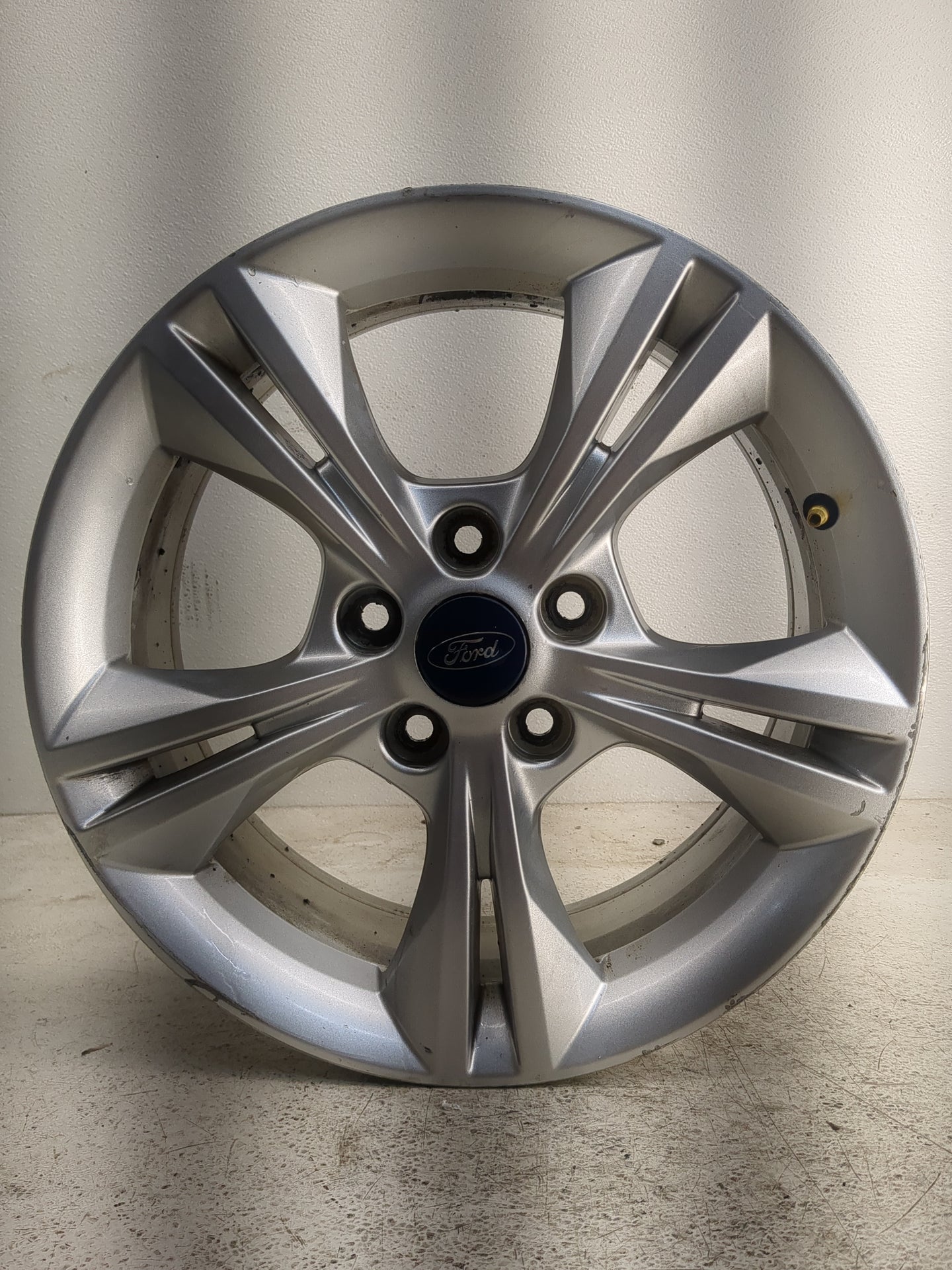 2012-2014 Ford Focus Oem Wheel Rim 1264378 - Oemusedautoparts1.com