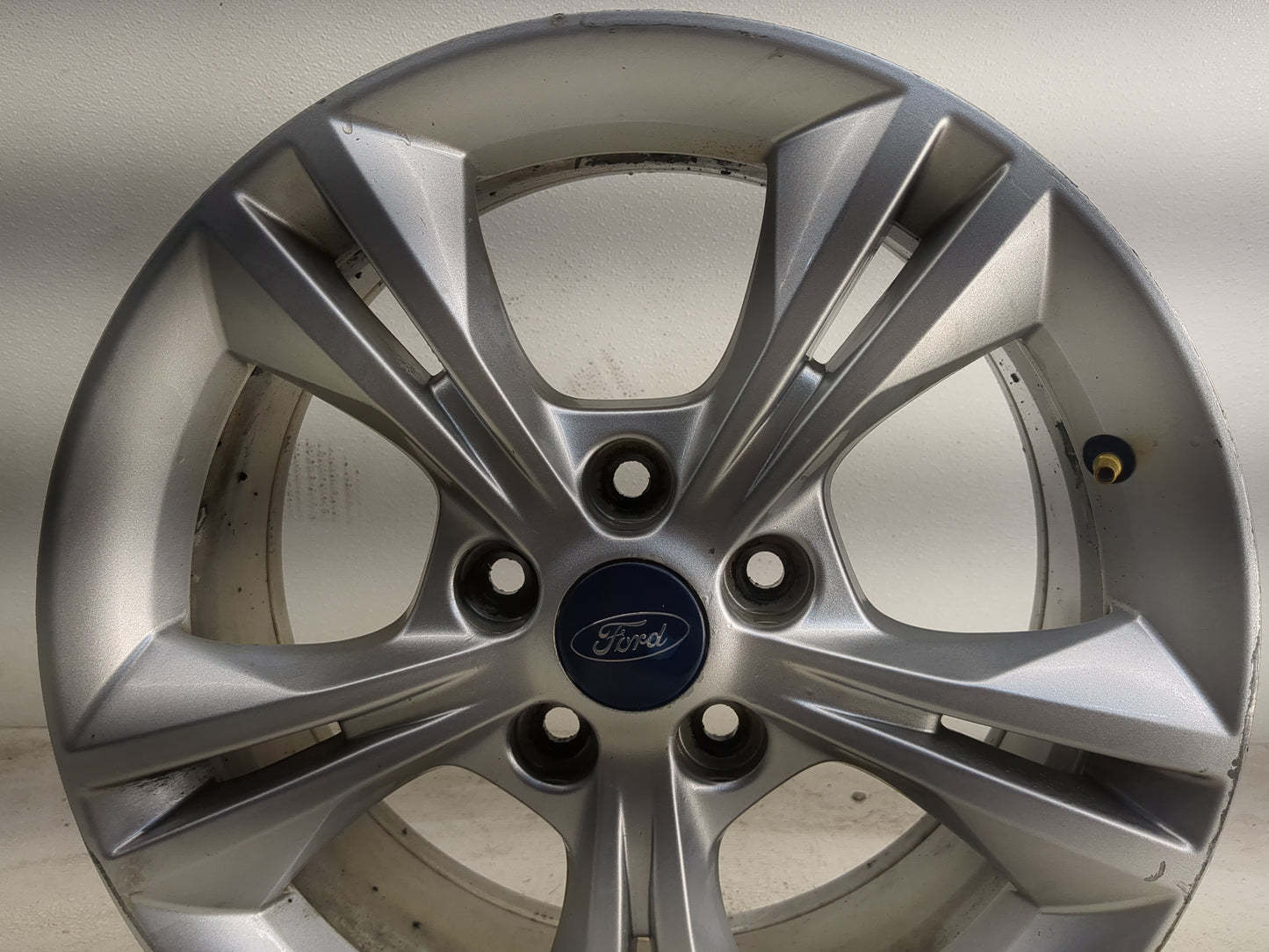 2012-2014 Ford Focus Oem Wheel Rim 1264378 - Oemusedautoparts1.com