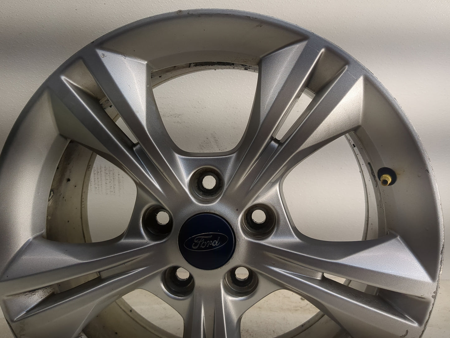2012-2014 Ford Focus Oem Wheel Rim 1264378 - Oemusedautoparts1.com