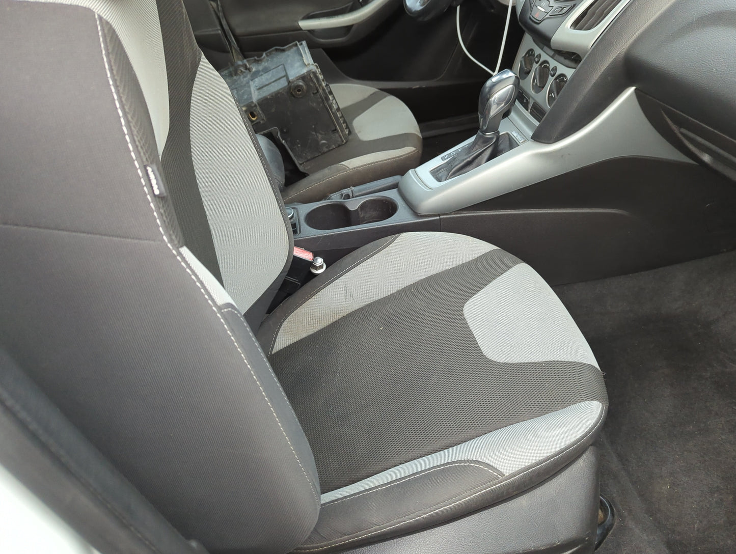 2012-2012 Ford Focus Passenger Front Seat Oem - Oemusedautoparts1.com