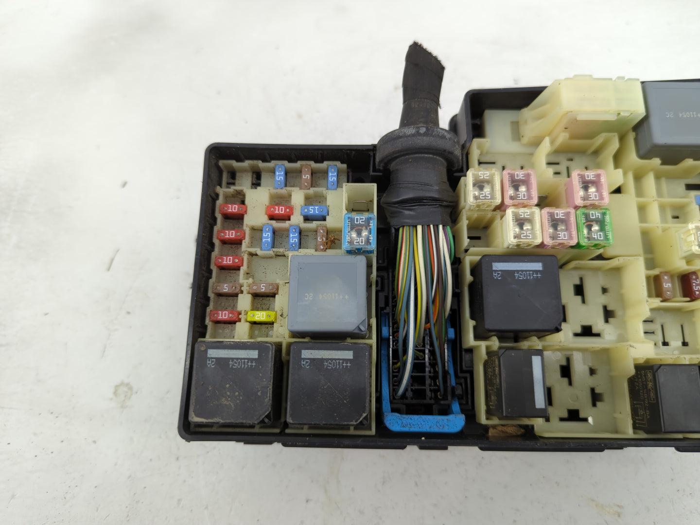 2012-2014 Ford Focus Fusebox Fuse Box Panel Relay Module P/N:5B0Q10107 AV6T-14A067-AB Fits Fits 2012 2013 2014 OEM Used Auto
