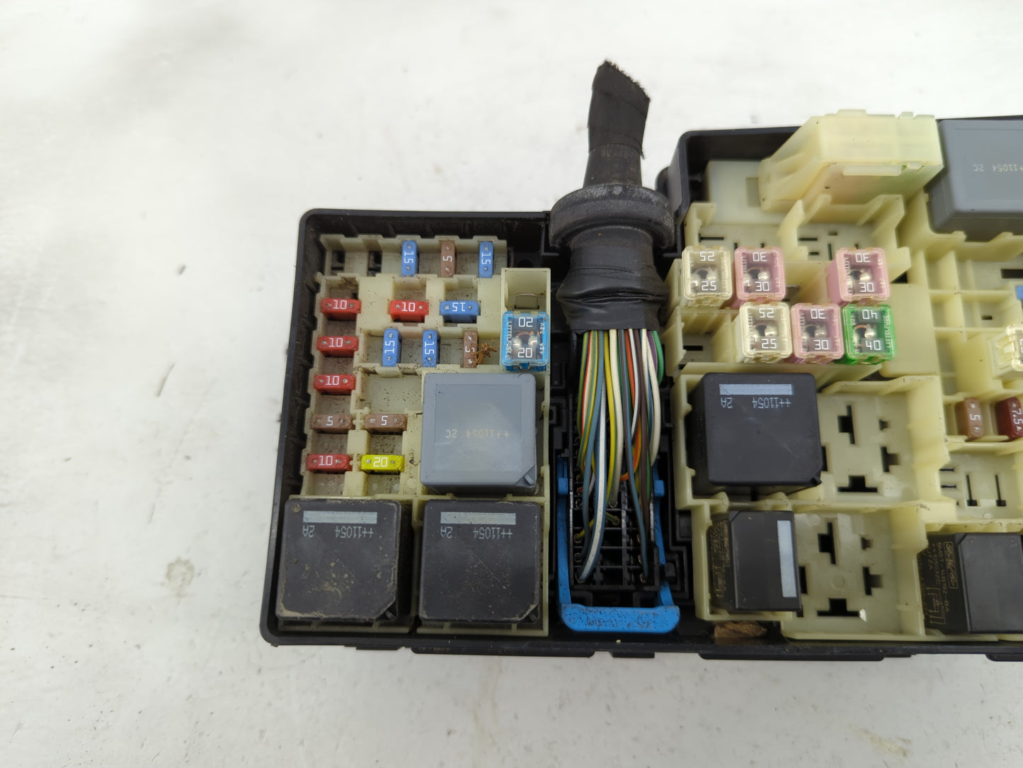 2012-2014 Ford Focus Fusebox Fuse Box Panel Relay Module P/N:5B0Q10107 AV6T-14A067-AB Fits Fits 2012 2013 2014 OEM Used Auto