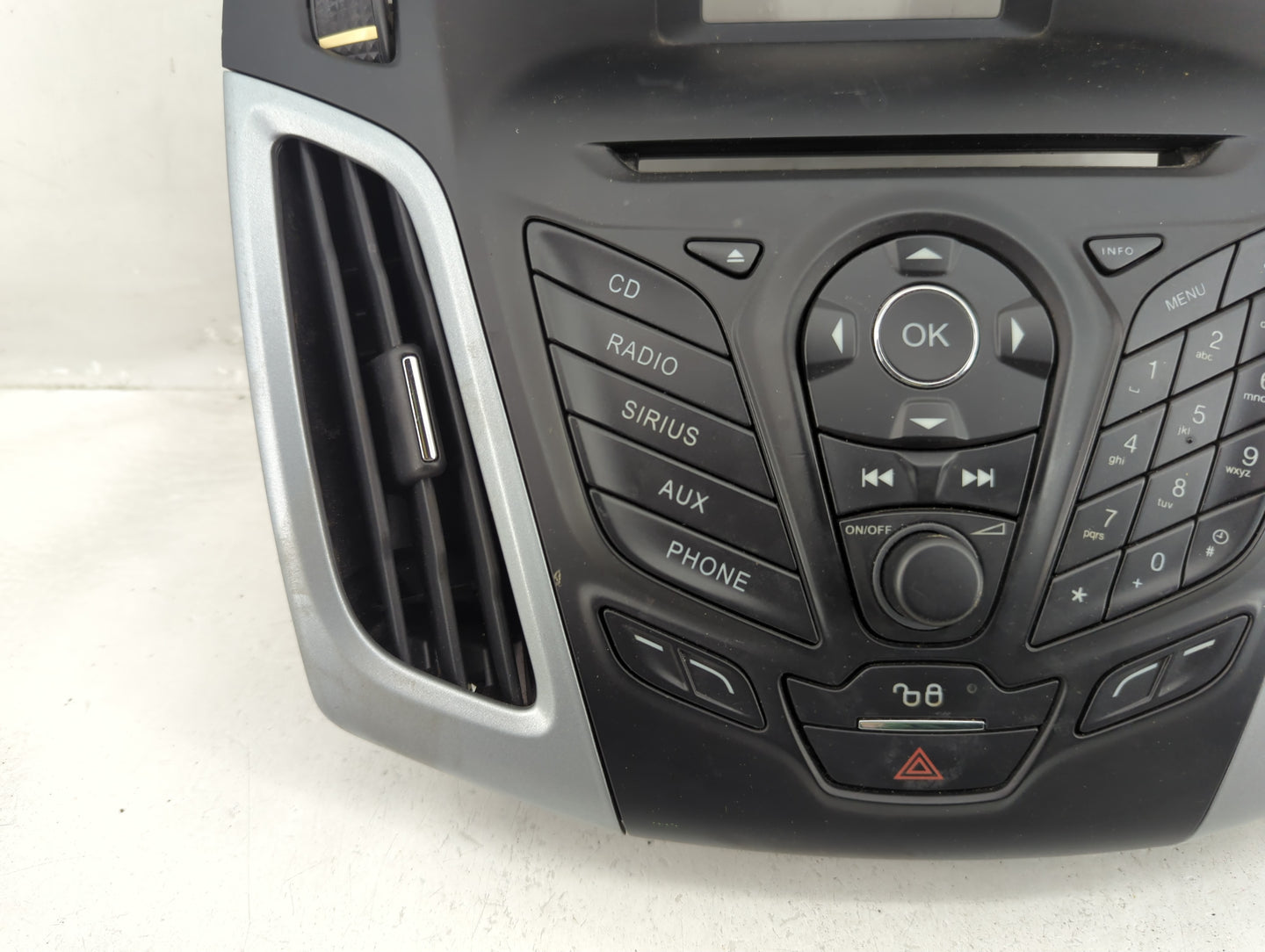 2012-2013 Ford Focus Radio Control Panel - Oemusedautoparts1.com